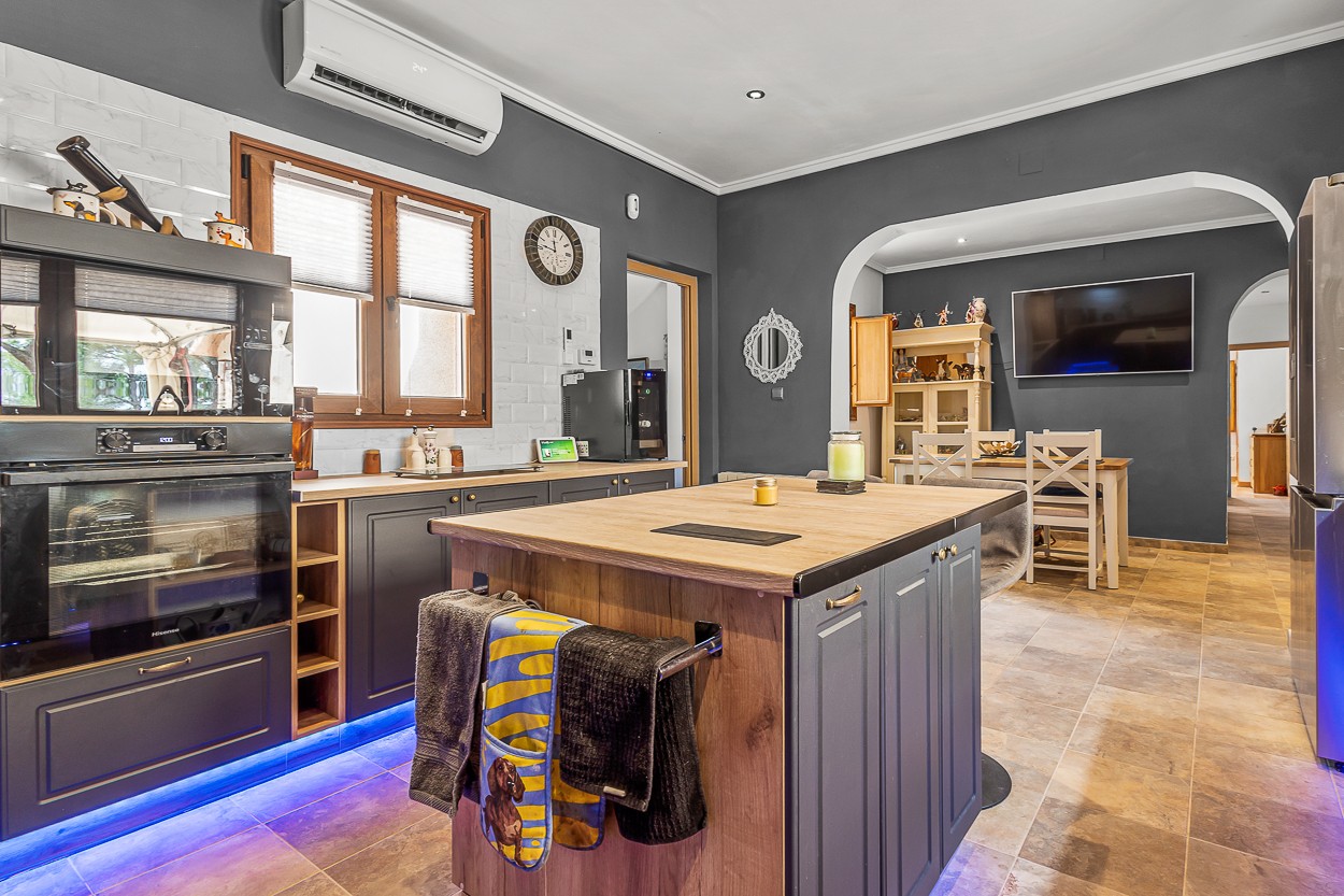 For sale - 4 Bedroom 2 Bathroom Country Property/Finca in Torremendo - Torremendo  - Alicante