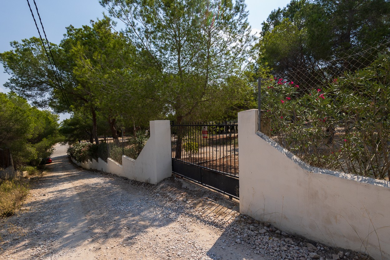 For sale - 4 Bedroom 2 Bathroom Country Property/Finca in Torremendo - Torremendo  - Alicante
