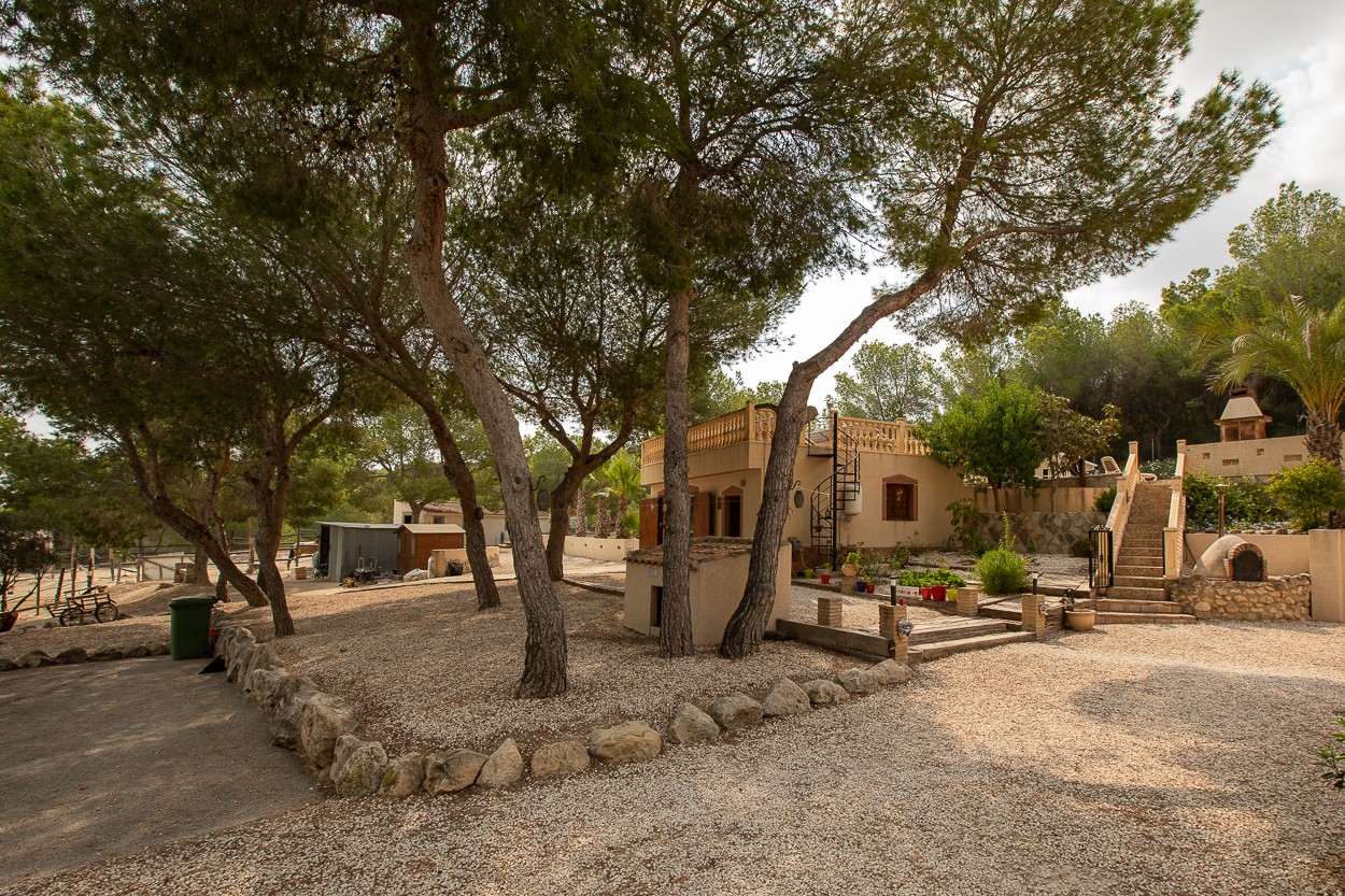 For sale - 4 Bedroom 2 Bathroom Country Property/Finca in Torremendo - Torremendo  - Alicante