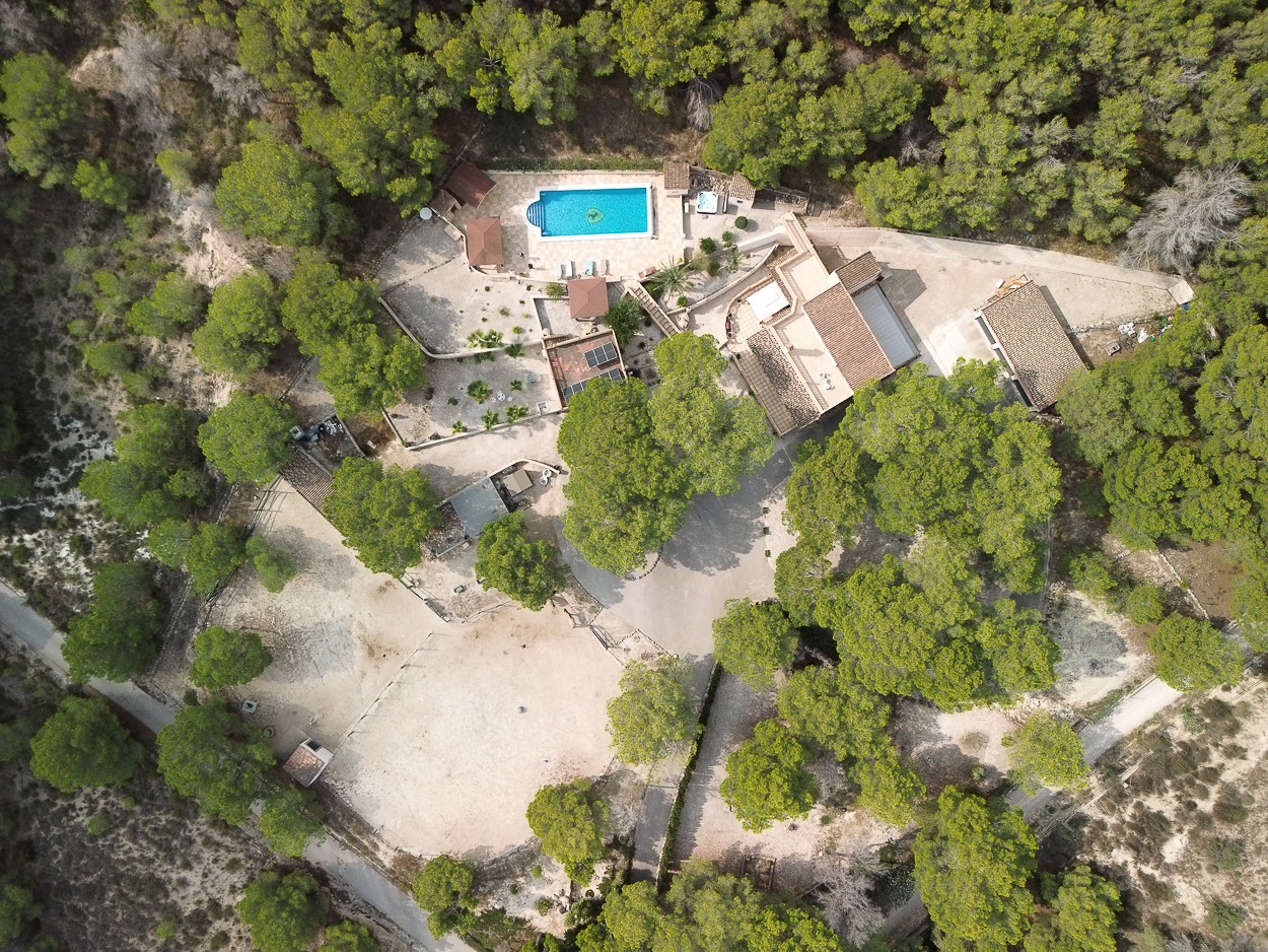 For sale - 4 Bedroom 2 Bathroom Country Property/Finca in Torremendo - Torremendo  - Alicante