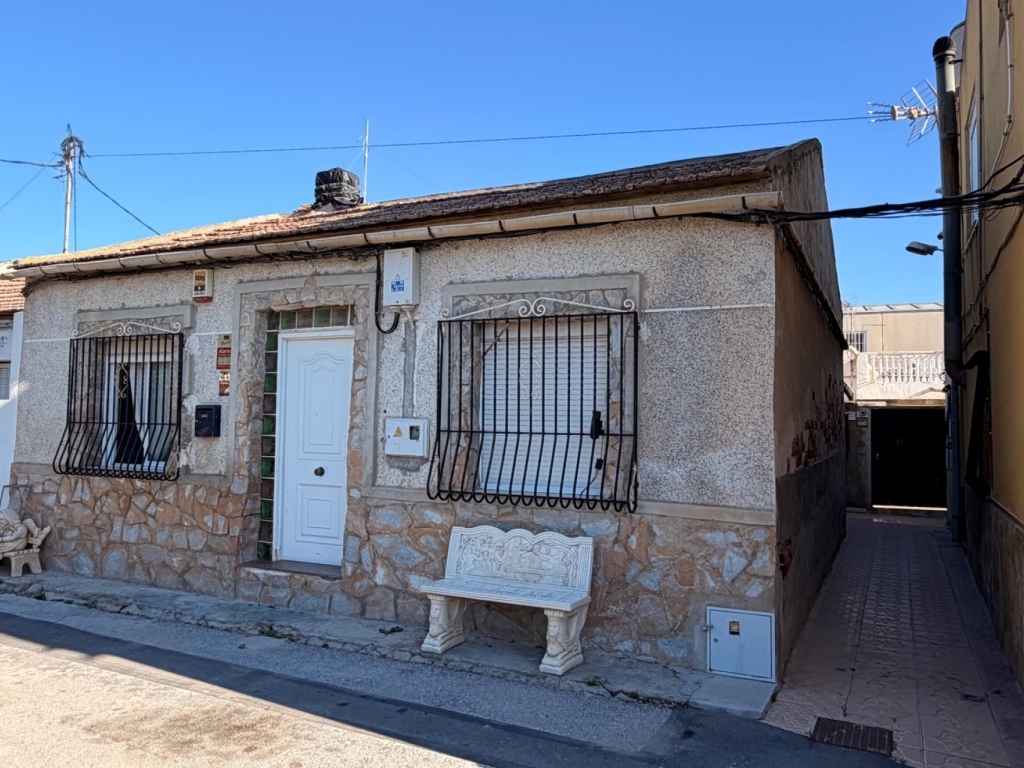 4 Bedroom 2 Bathroom Town house in Rafal