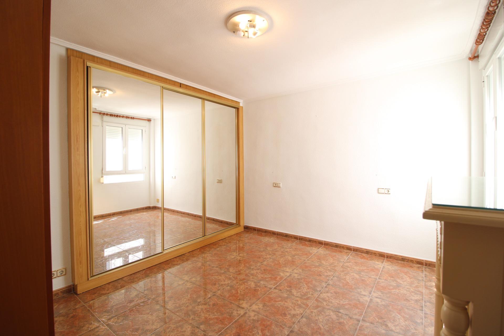 For sale - 3 Bedroom 2 Bathroom Apartment in Torrevieja - Torrevieja  - Alicante