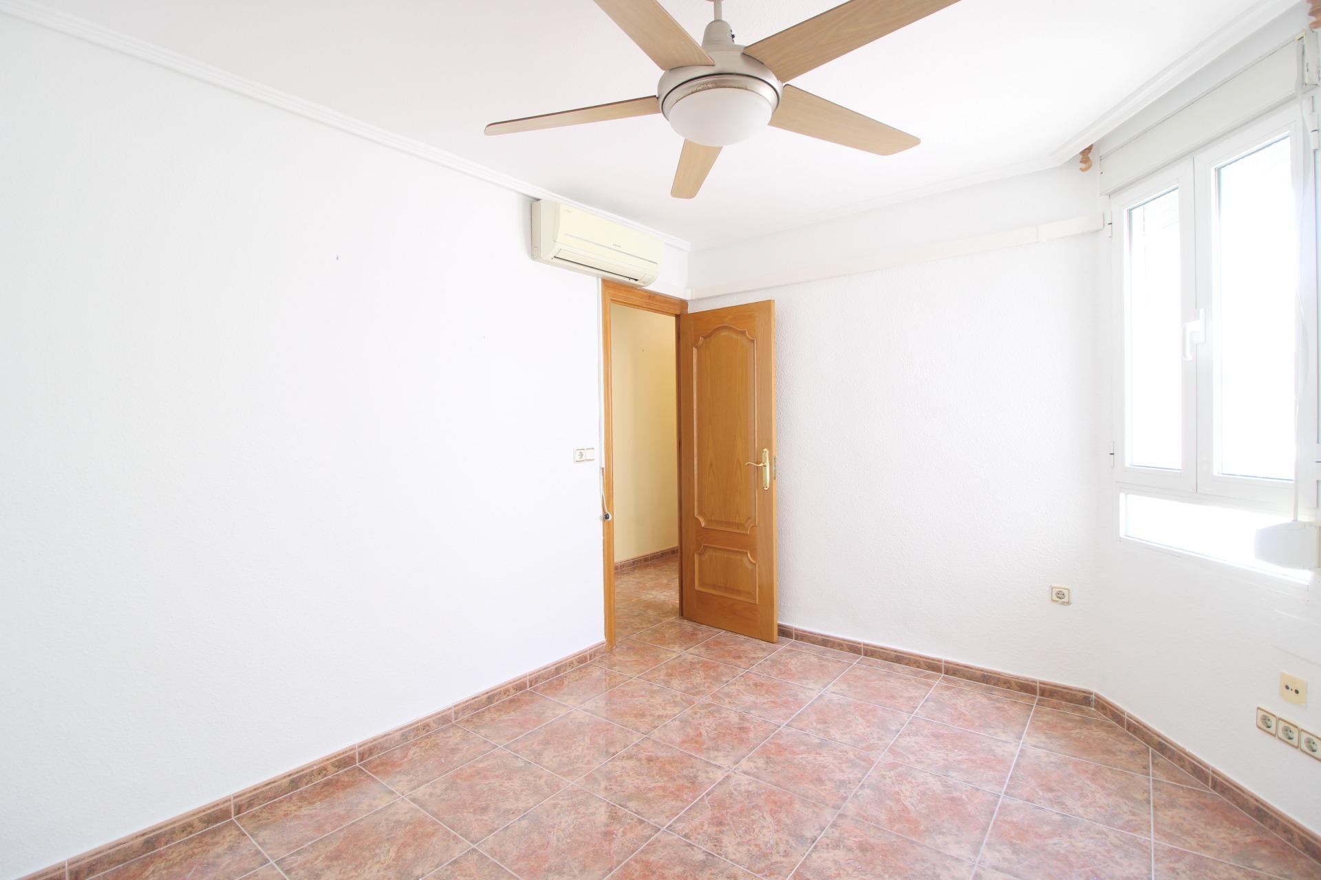 For sale - 3 Bedroom 2 Bathroom Apartment in Torrevieja - Torrevieja  - Alicante