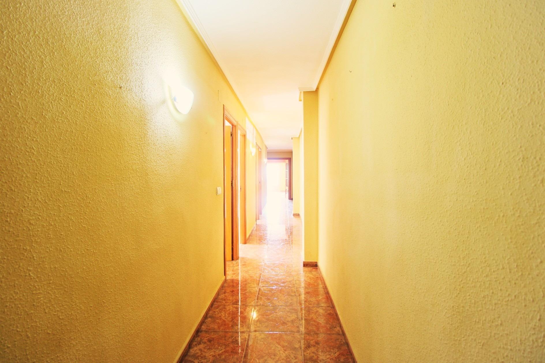 For sale - 3 Bedroom 2 Bathroom Apartment in Torrevieja - Torrevieja  - Alicante