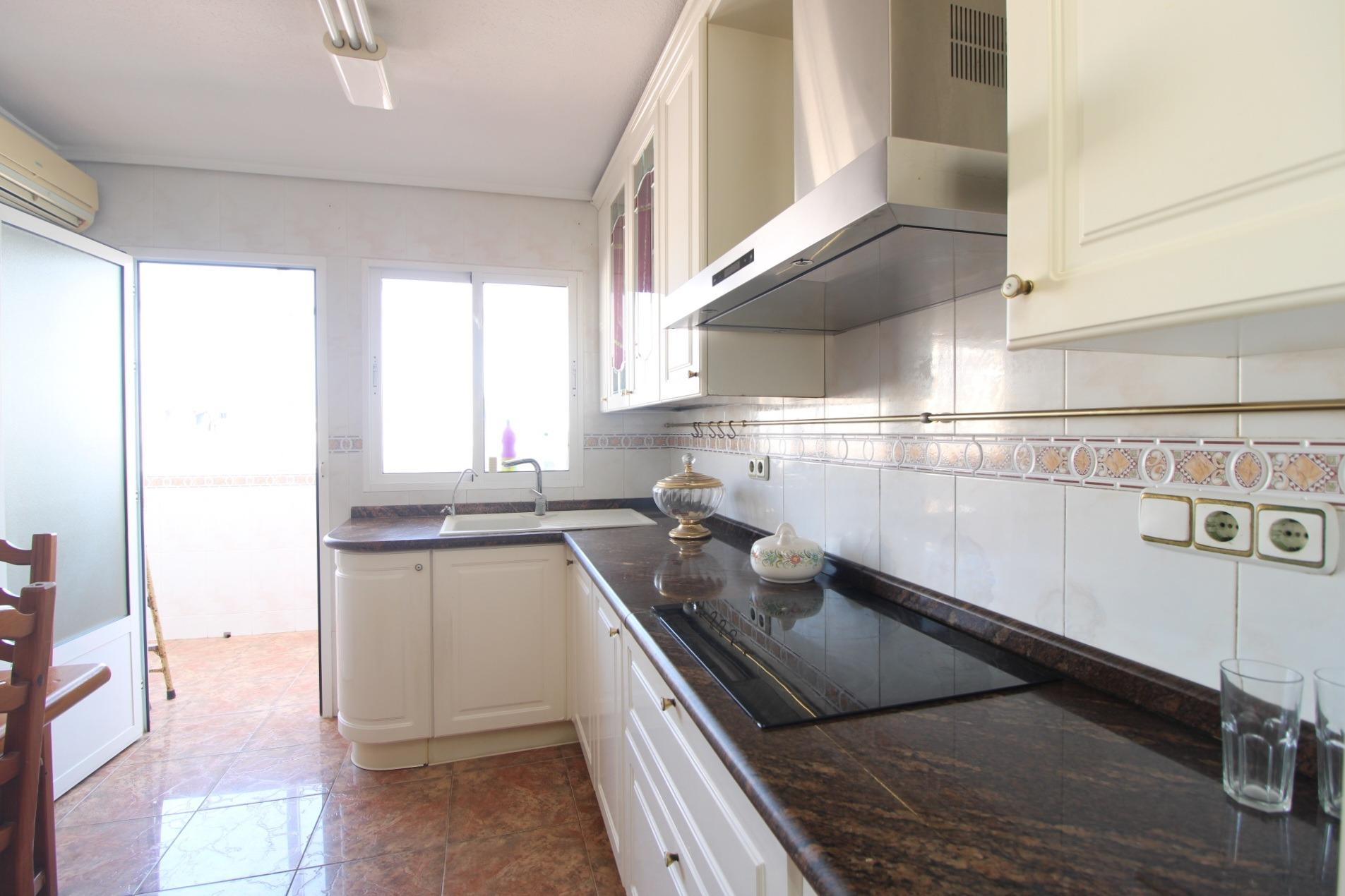 For sale - 3 Bedroom 2 Bathroom Apartment in Torrevieja - Torrevieja  - Alicante