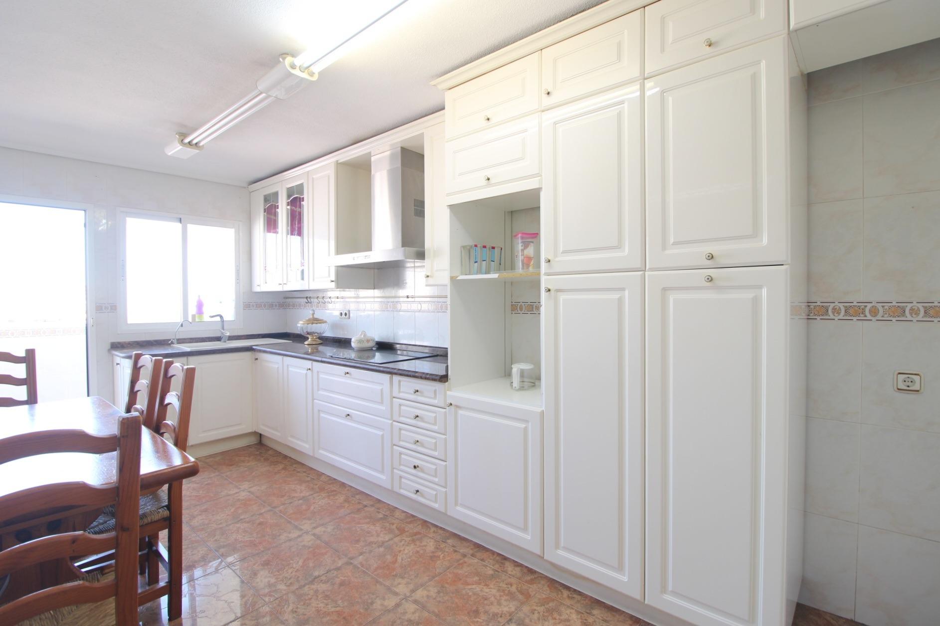For sale - 3 Bedroom 2 Bathroom Apartment in Torrevieja - Torrevieja  - Alicante