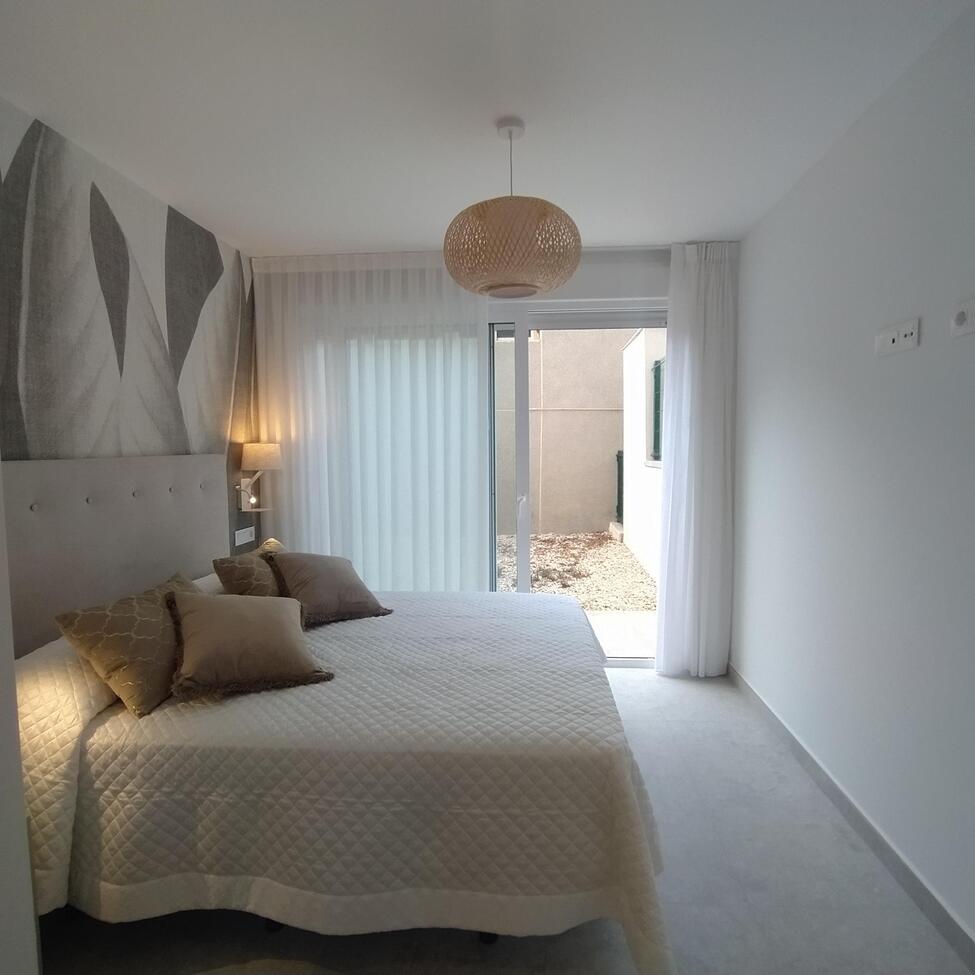 For sale - 3 Bedroom 2 Bathroom Apartment in Torrevieja - Torreblanca  - Alicante