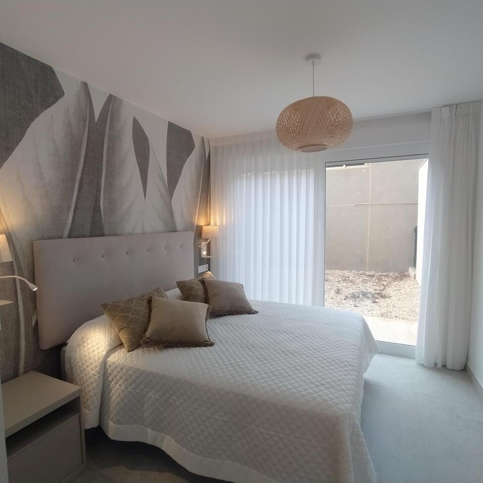 For sale - 3 Bedroom 2 Bathroom Apartment in Torrevieja - Torreblanca  - Alicante