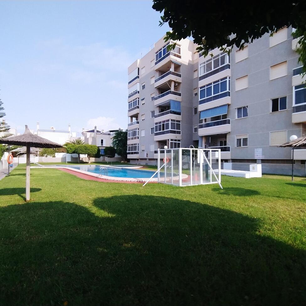For sale - 3 Bedroom 2 Bathroom Apartment in Torrevieja - Torreblanca  - Alicante