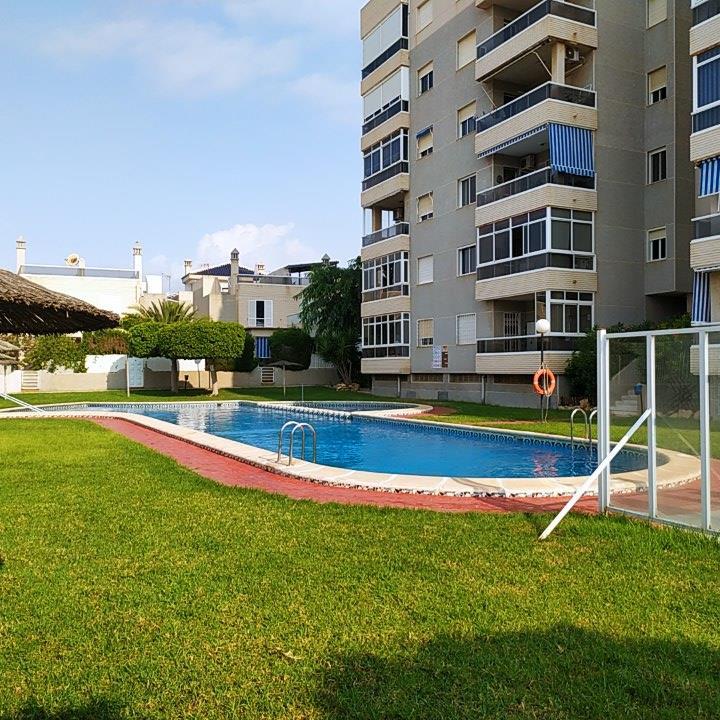 For sale - 3 Bedroom 2 Bathroom Apartment in Torrevieja - Torreblanca  - Alicante