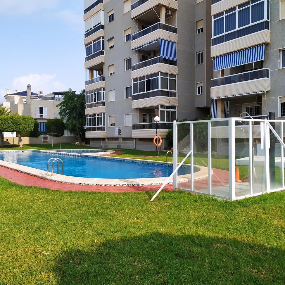 For sale - 3 Bedroom 2 Bathroom Apartment in Torrevieja - Torreblanca  - Alicante
