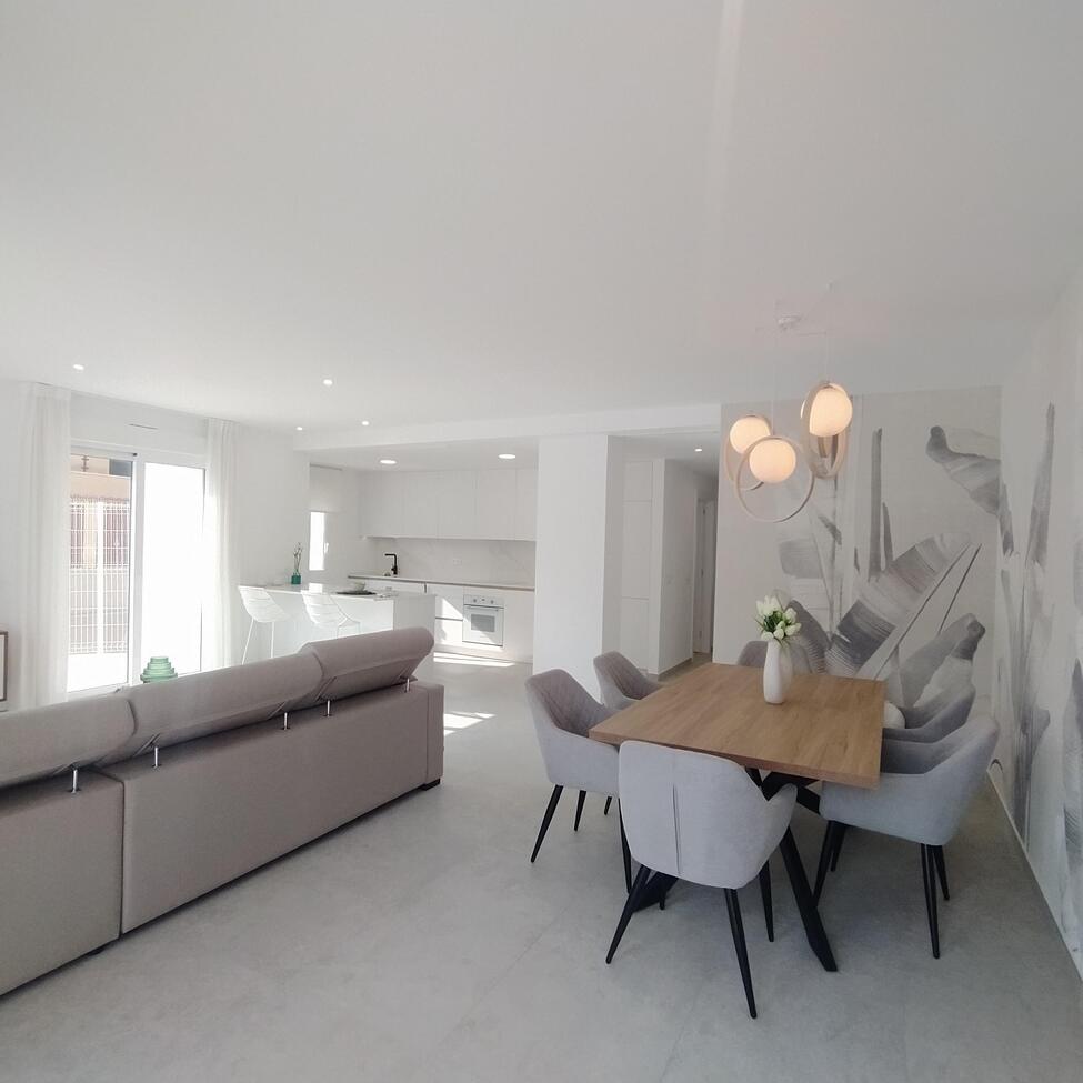 For sale - 3 Bedroom 2 Bathroom Apartment in Torrevieja - Torreblanca  - Alicante