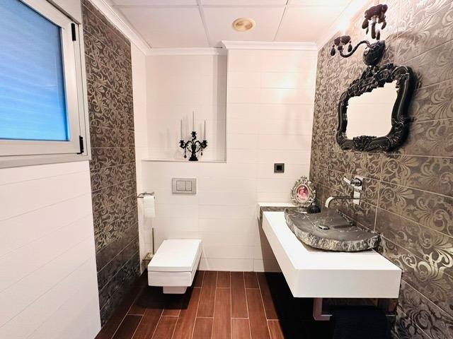 For sale - 3 Bedroom 2 Bathroom Apartment in Torrevieja - Estacion De Autobuses  - Alicante