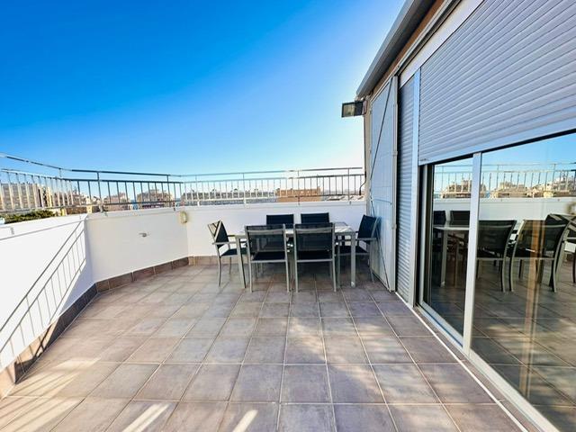 For sale - 3 Bedroom 2 Bathroom Apartment in Torrevieja - Estacion De Autobuses  - Alicante