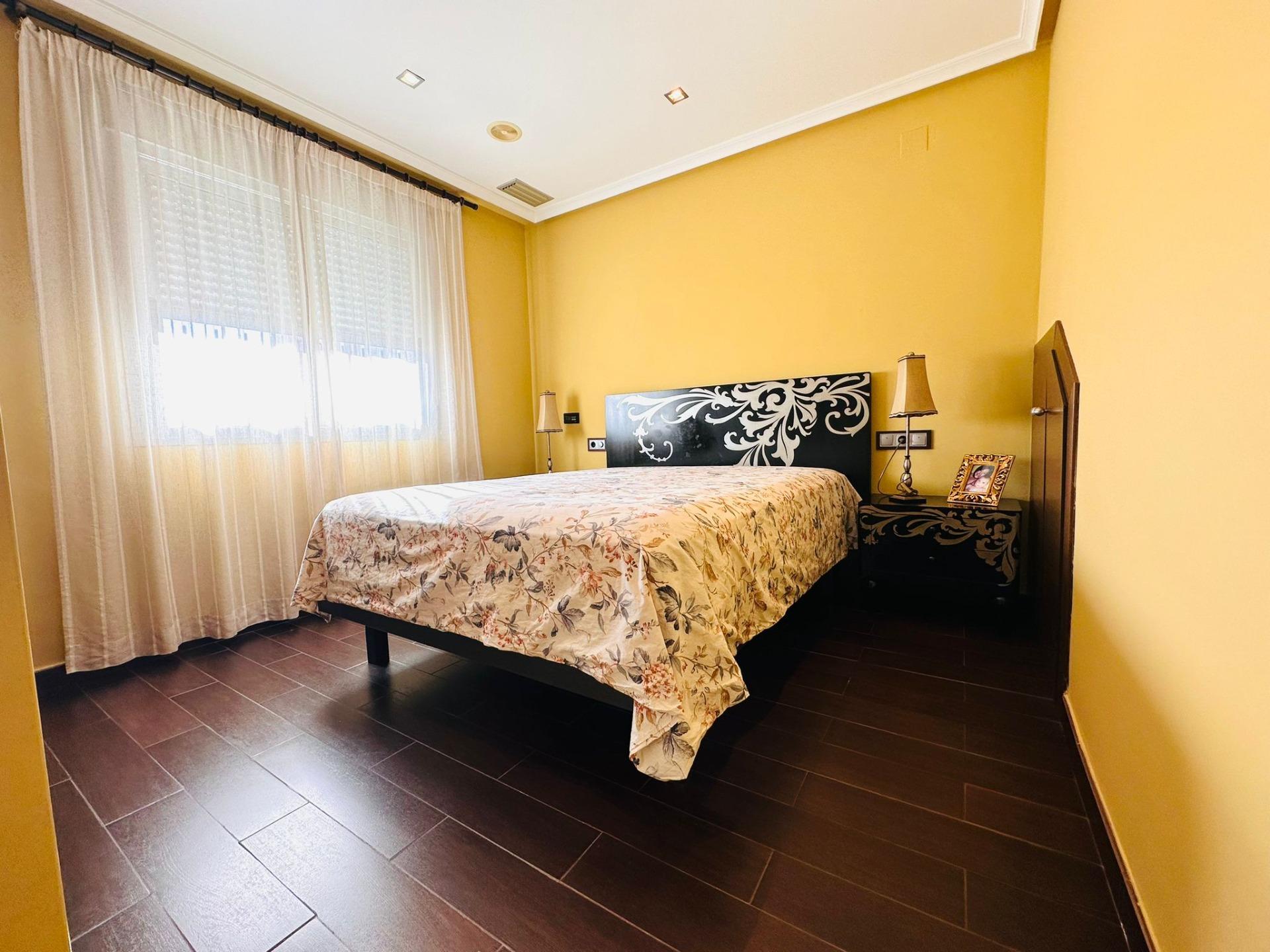 For sale - 3 Bedroom 2 Bathroom Apartment in Torrevieja - Estacion De Autobuses  - Alicante