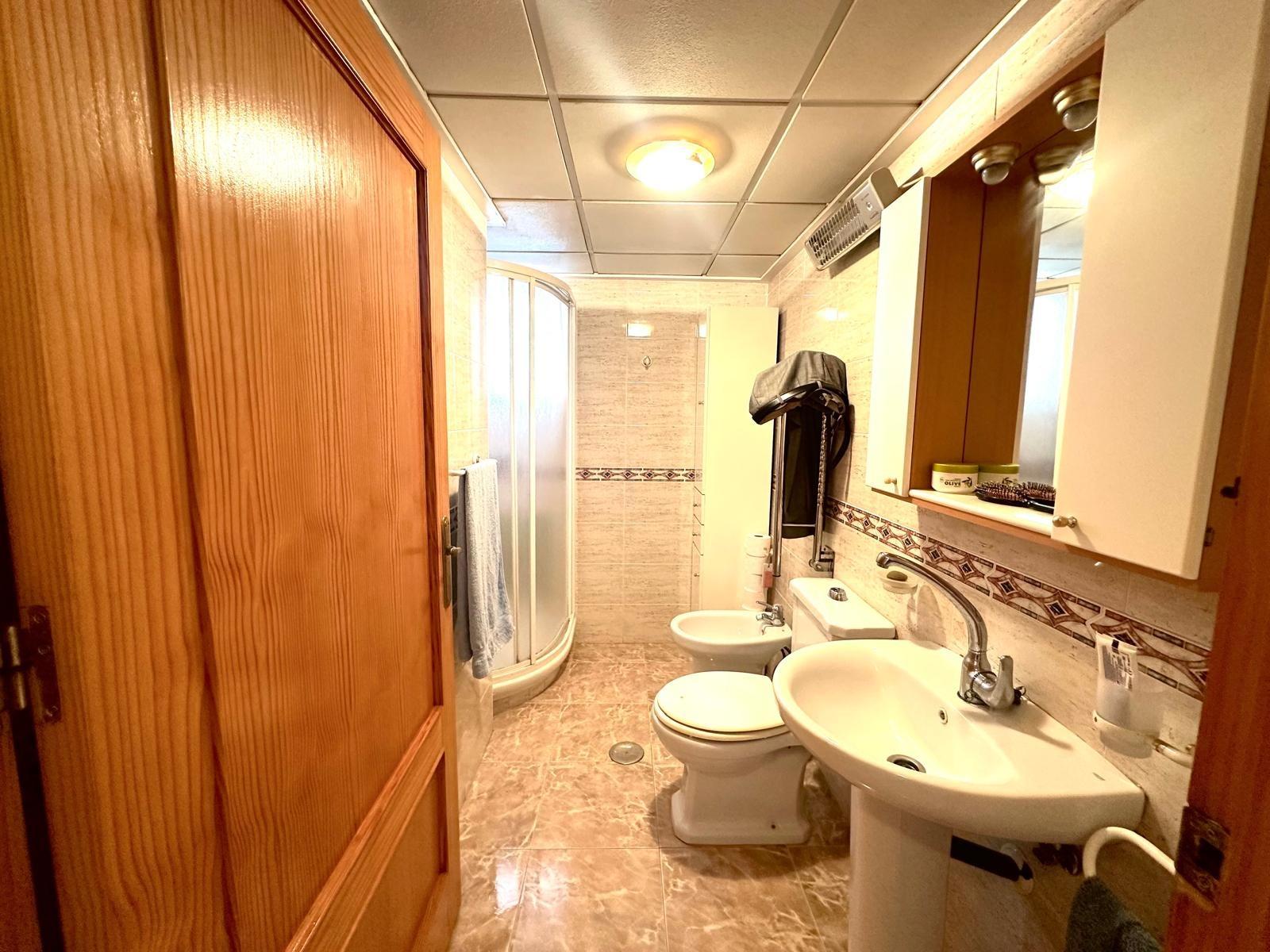 For sale - 3 Bedroom 2 Bathroom Apartment in Torrevieja - Playa Del Cura  - Alicante