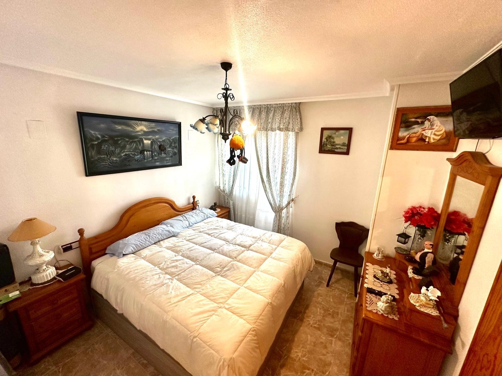For sale - 3 Bedroom 2 Bathroom Apartment in Torrevieja - Playa Del Cura  - Alicante