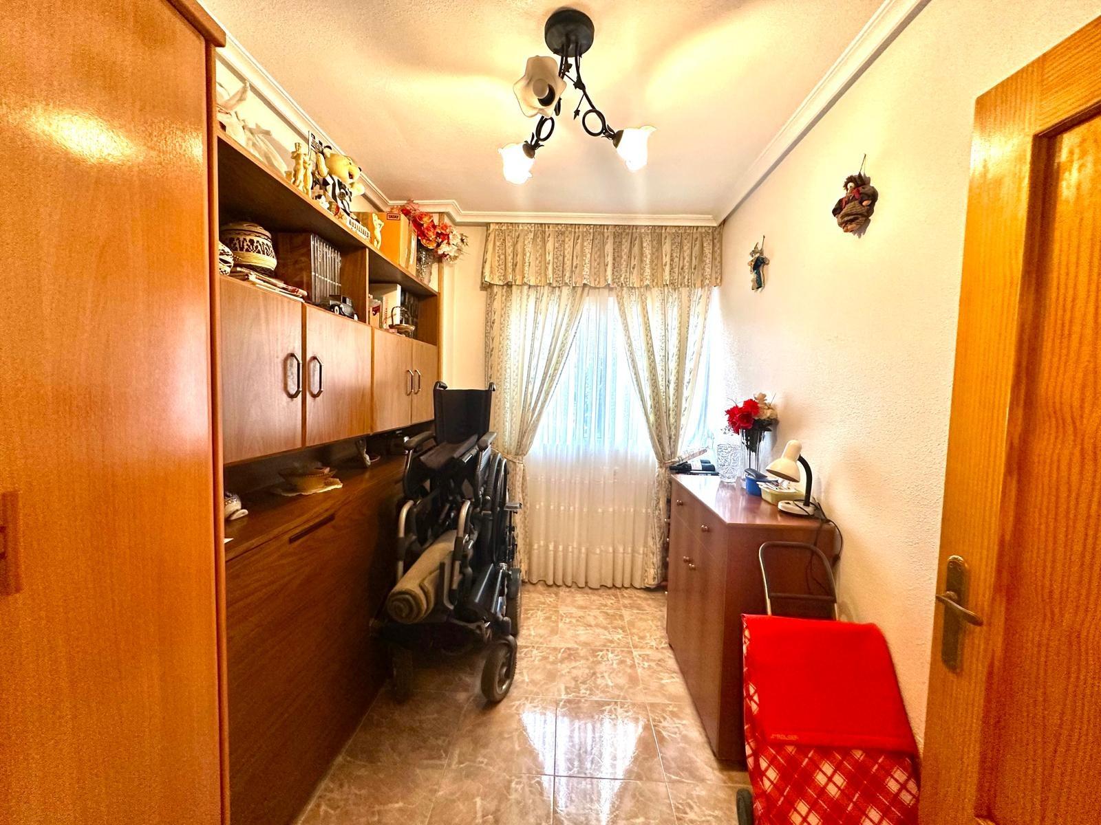 For sale - 3 Bedroom 2 Bathroom Apartment in Torrevieja - Playa Del Cura  - Alicante