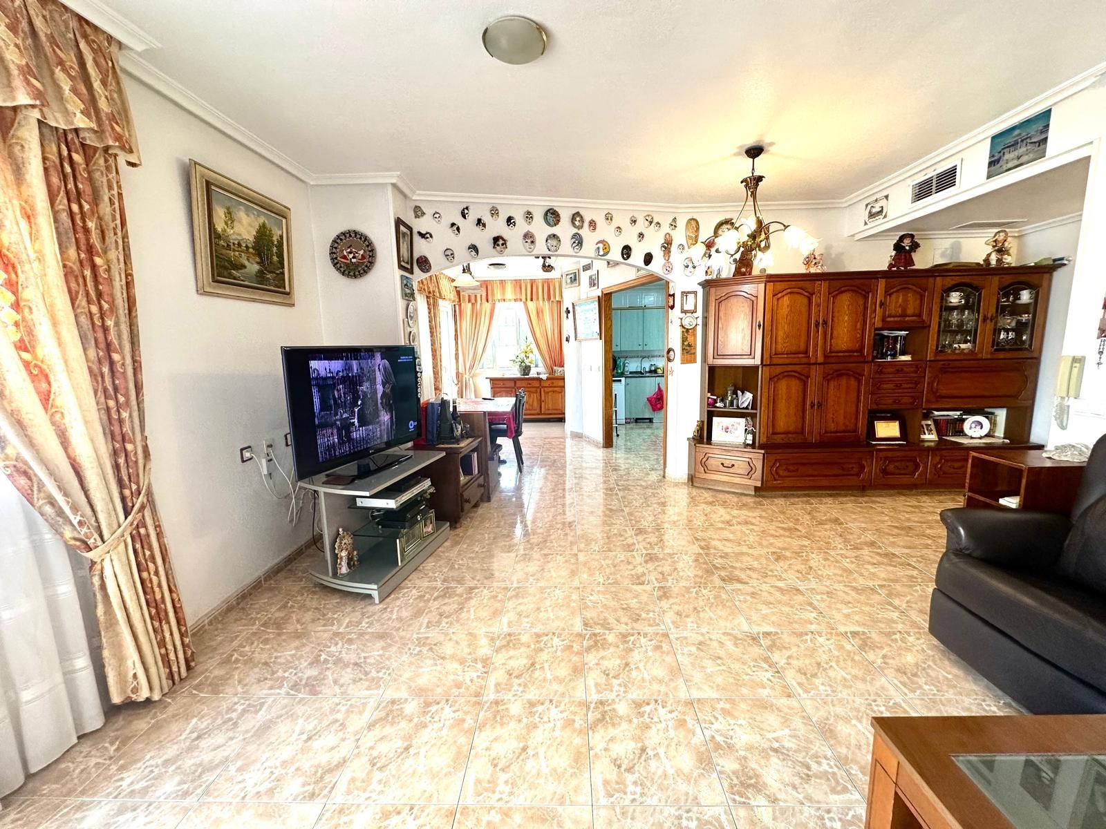 For sale - 3 Bedroom 2 Bathroom Apartment in Torrevieja - Playa Del Cura  - Alicante