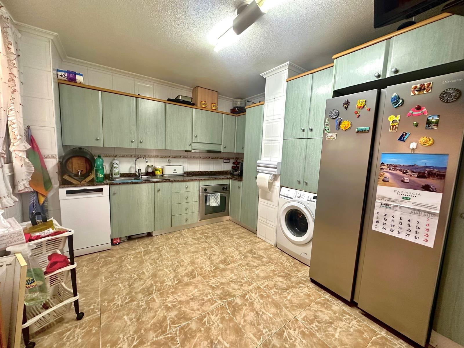 For sale - 3 Bedroom 2 Bathroom Apartment in Torrevieja - Playa Del Cura  - Alicante