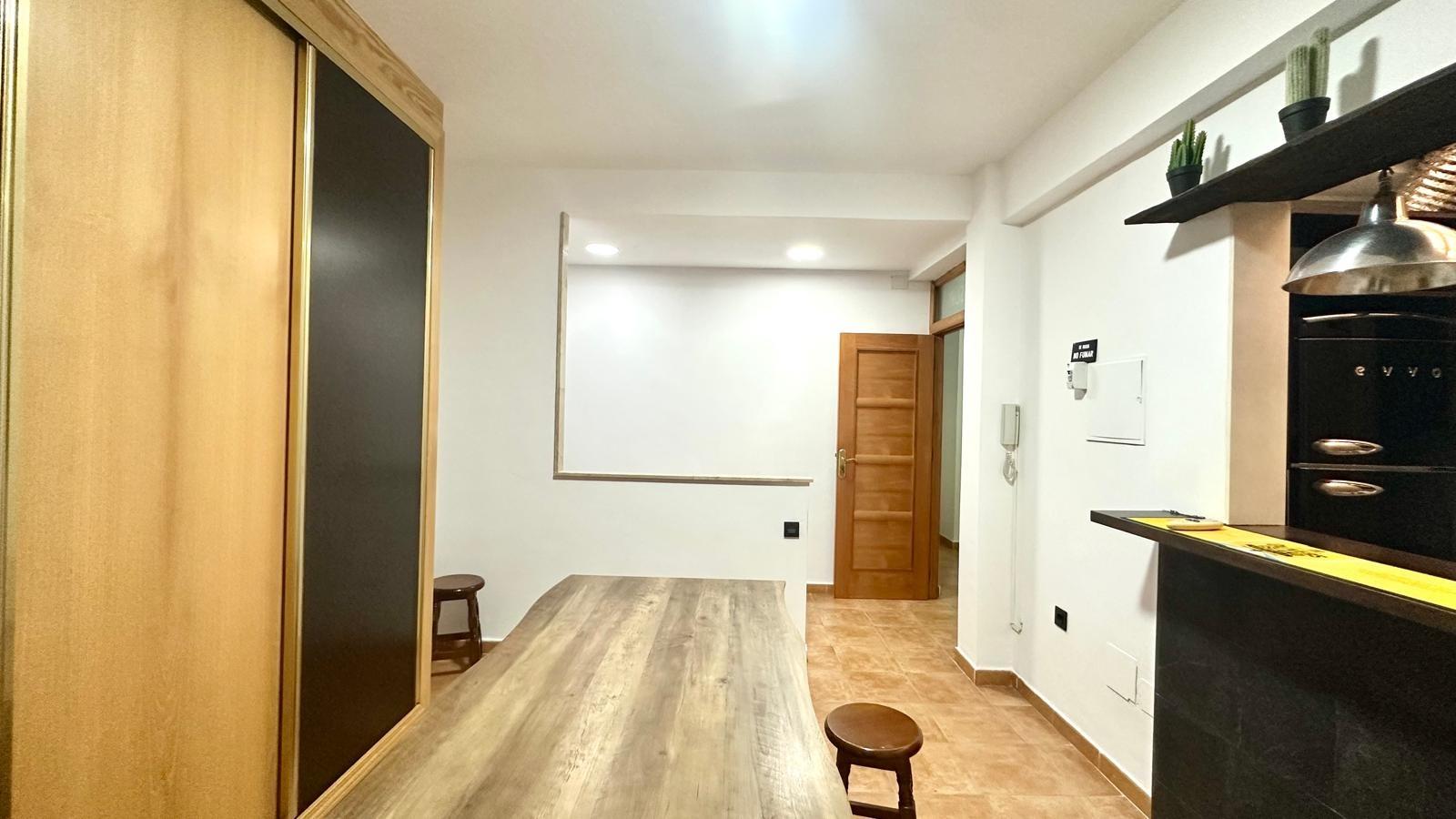 For sale - 4 Bedroom 1 Bathroom Apartment in Torrevieja - Torrevieja  - Alicante
