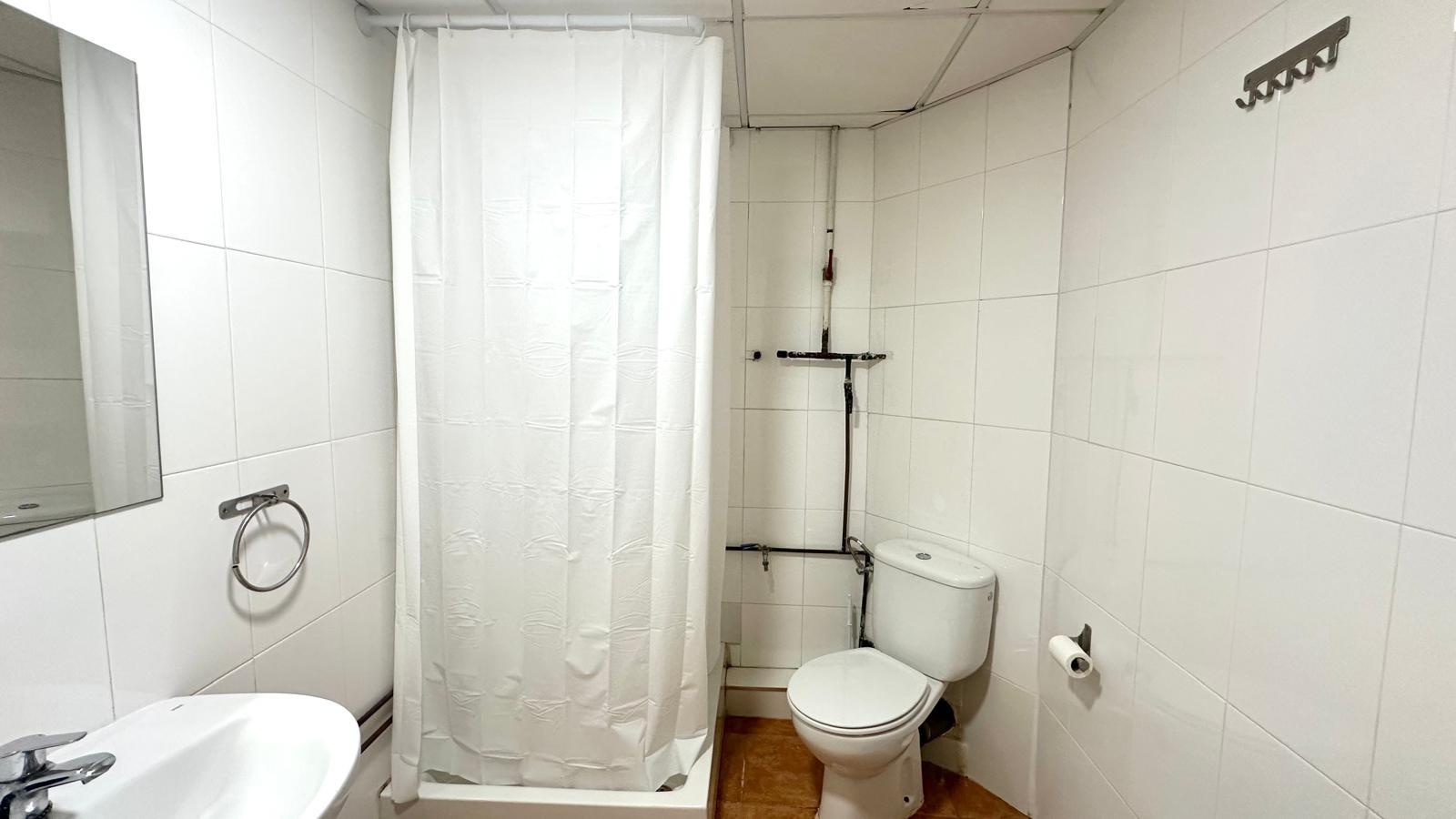 For sale - 4 Bedroom 1 Bathroom Apartment in Torrevieja - Torrevieja  - Alicante