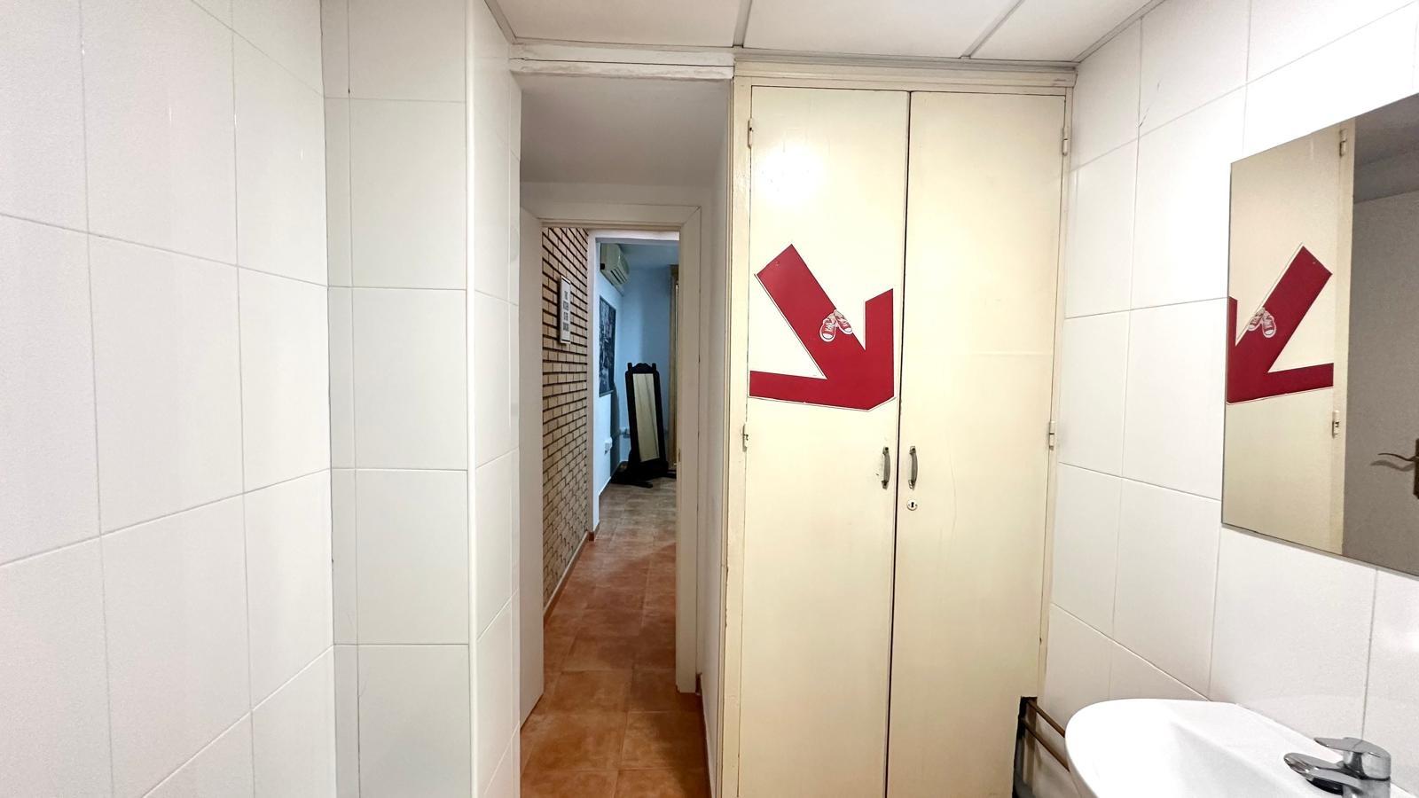 For sale - 4 Bedroom 1 Bathroom Apartment in Torrevieja - Torrevieja  - Alicante