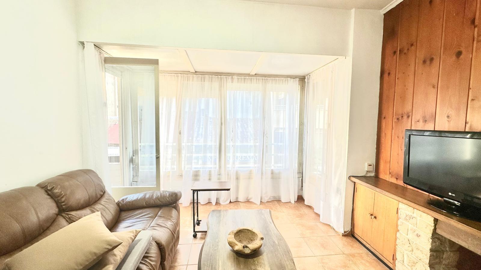 For sale - 4 Bedroom 1 Bathroom Apartment in Torrevieja - Torrevieja  - Alicante