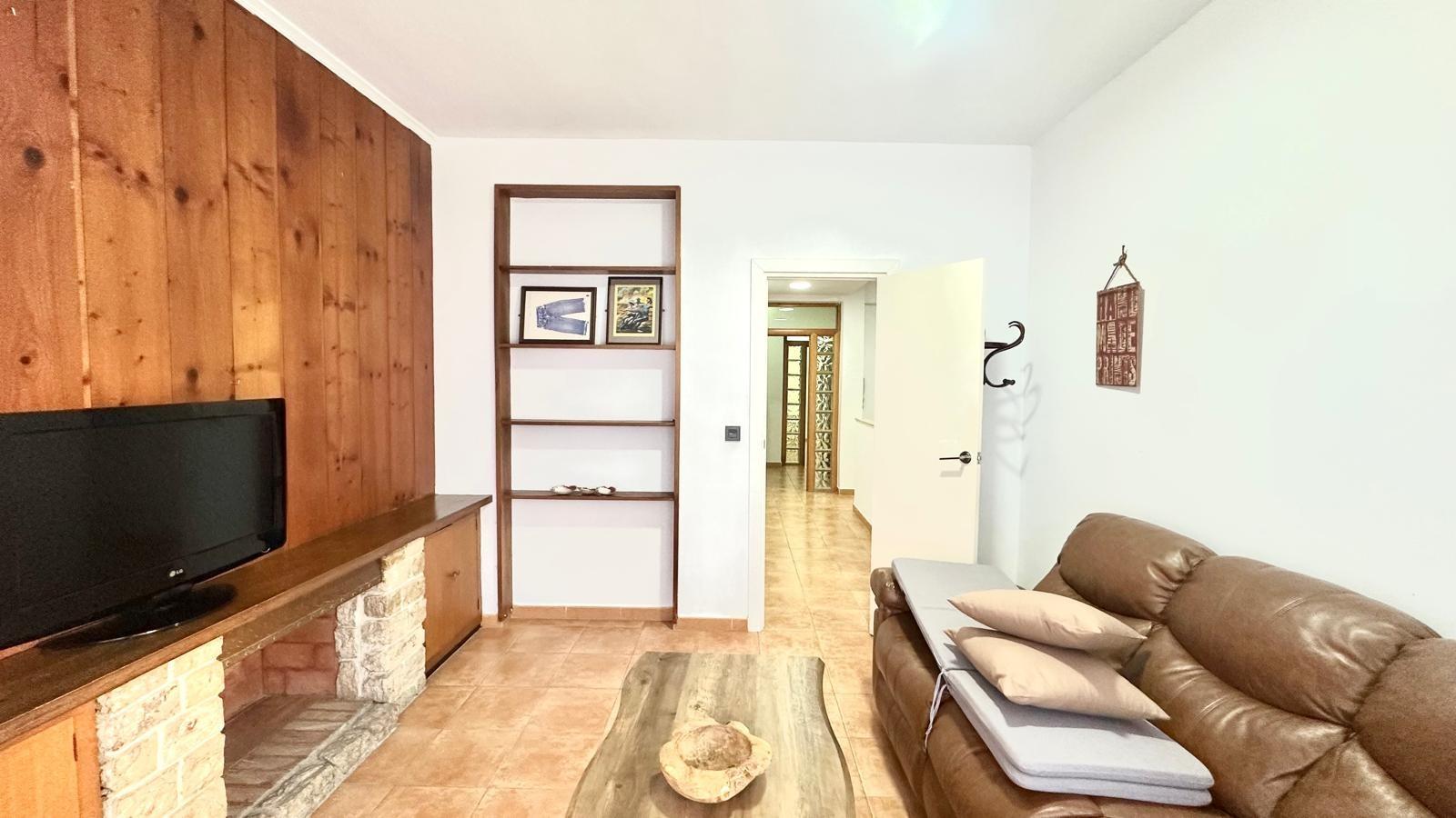 For sale - 4 Bedroom 1 Bathroom Apartment in Torrevieja - Torrevieja  - Alicante