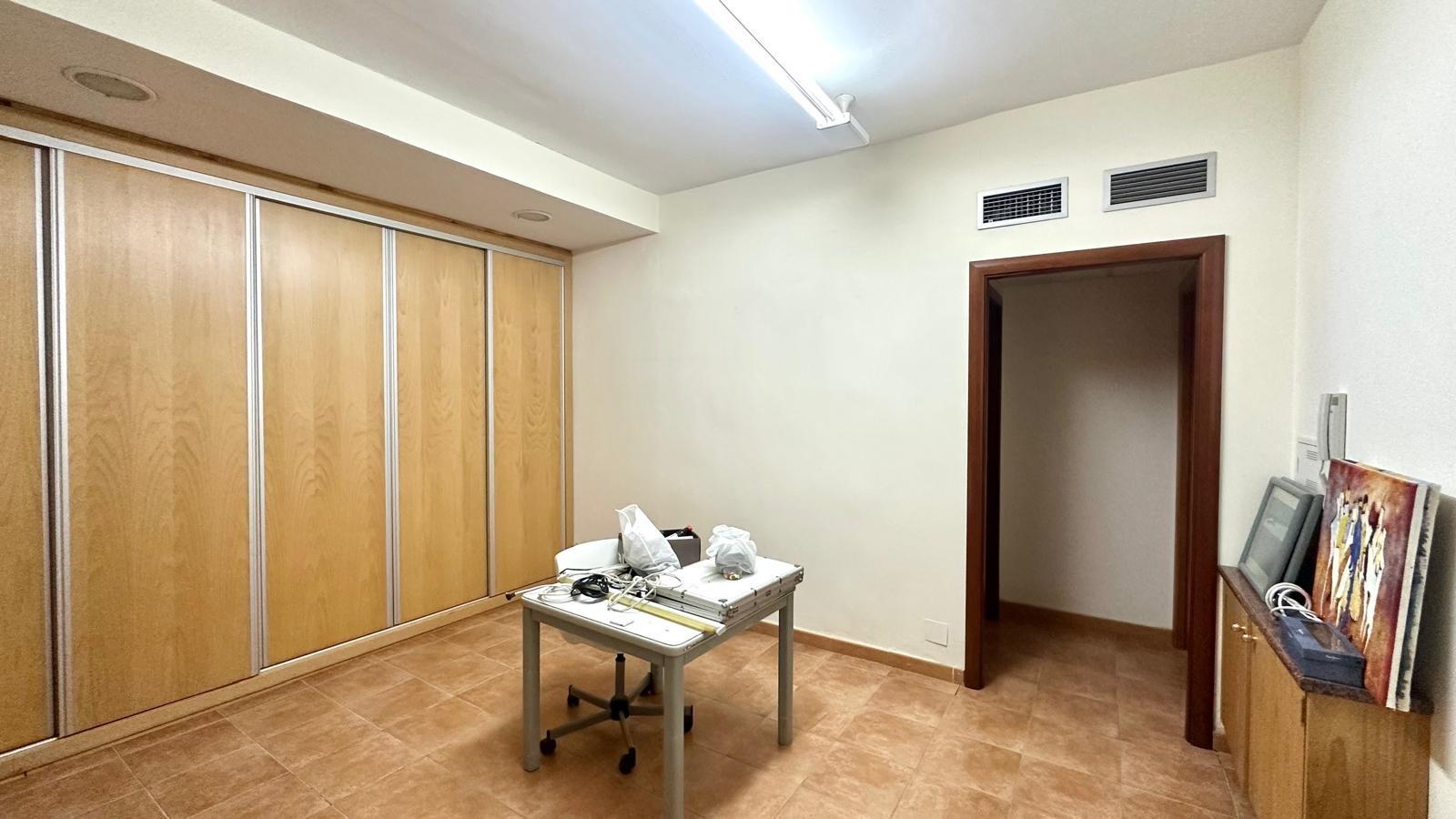 For sale - 4 Bedroom 1 Bathroom Apartment in Torrevieja - Torrevieja  - Alicante