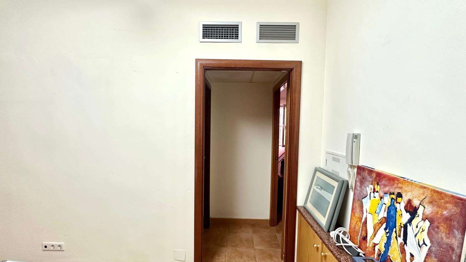 For sale - 4 Bedroom 1 Bathroom Apartment in Torrevieja - Torrevieja  - Alicante