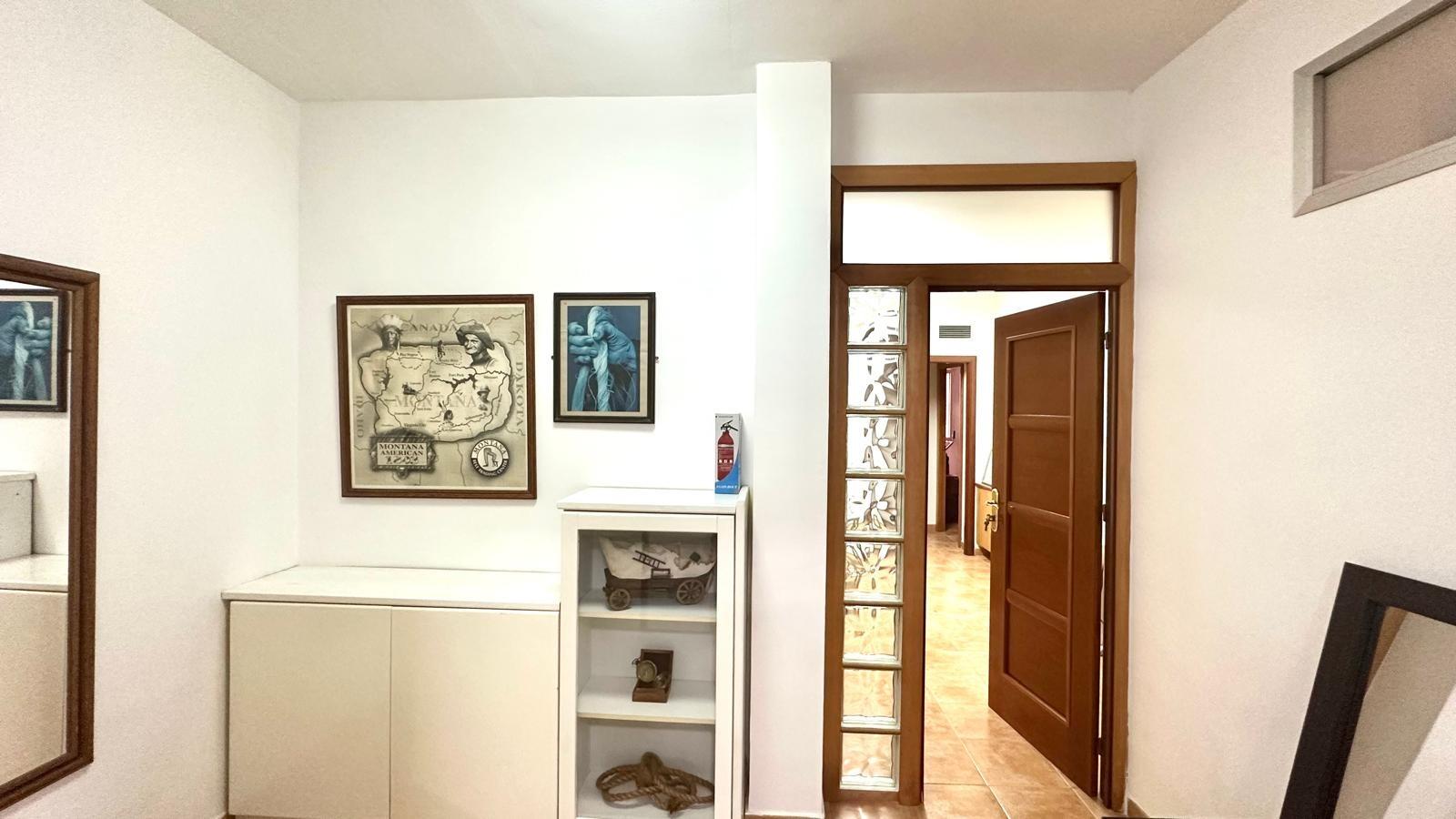 For sale - 4 Bedroom 1 Bathroom Apartment in Torrevieja - Torrevieja  - Alicante