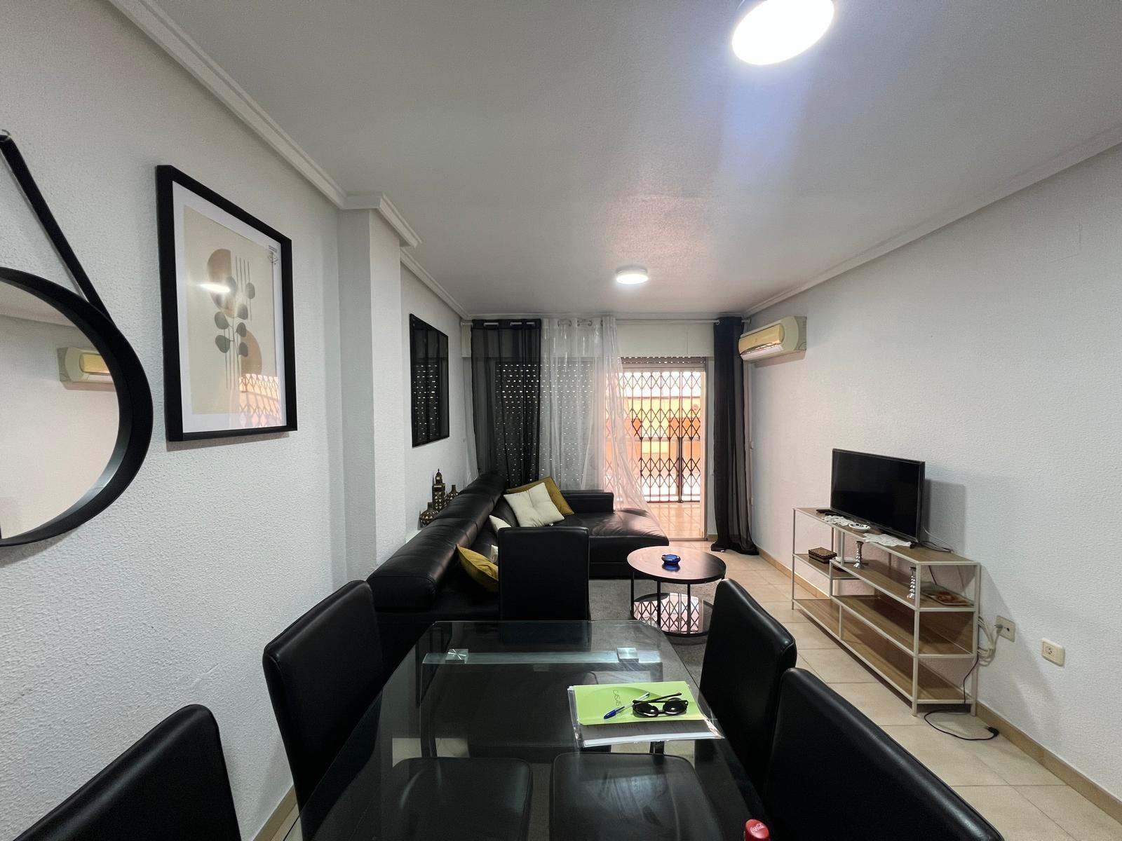 For sale - 3 Bedroom 2 Bathroom Apartment in Torrevieja - Playa Del Cura  - Alicante