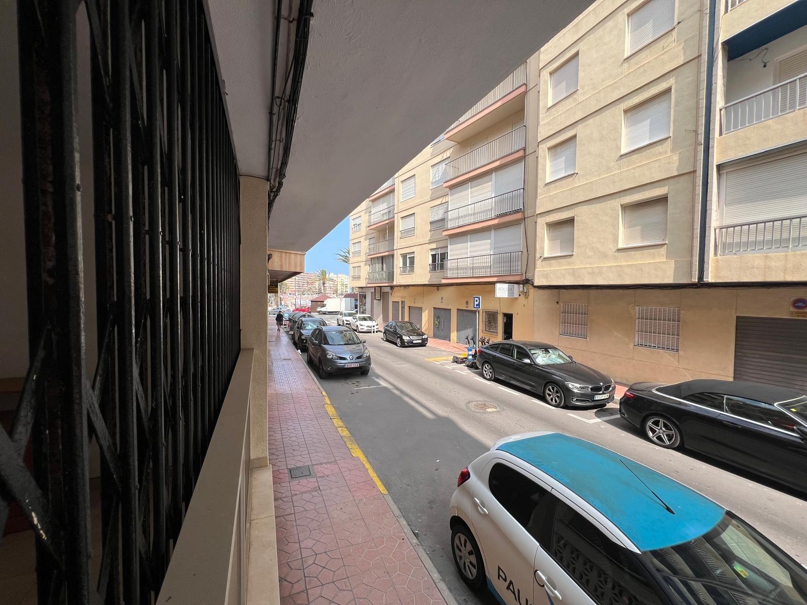 For sale - 3 Bedroom 2 Bathroom Apartment in Torrevieja - Playa Del Cura  - Alicante