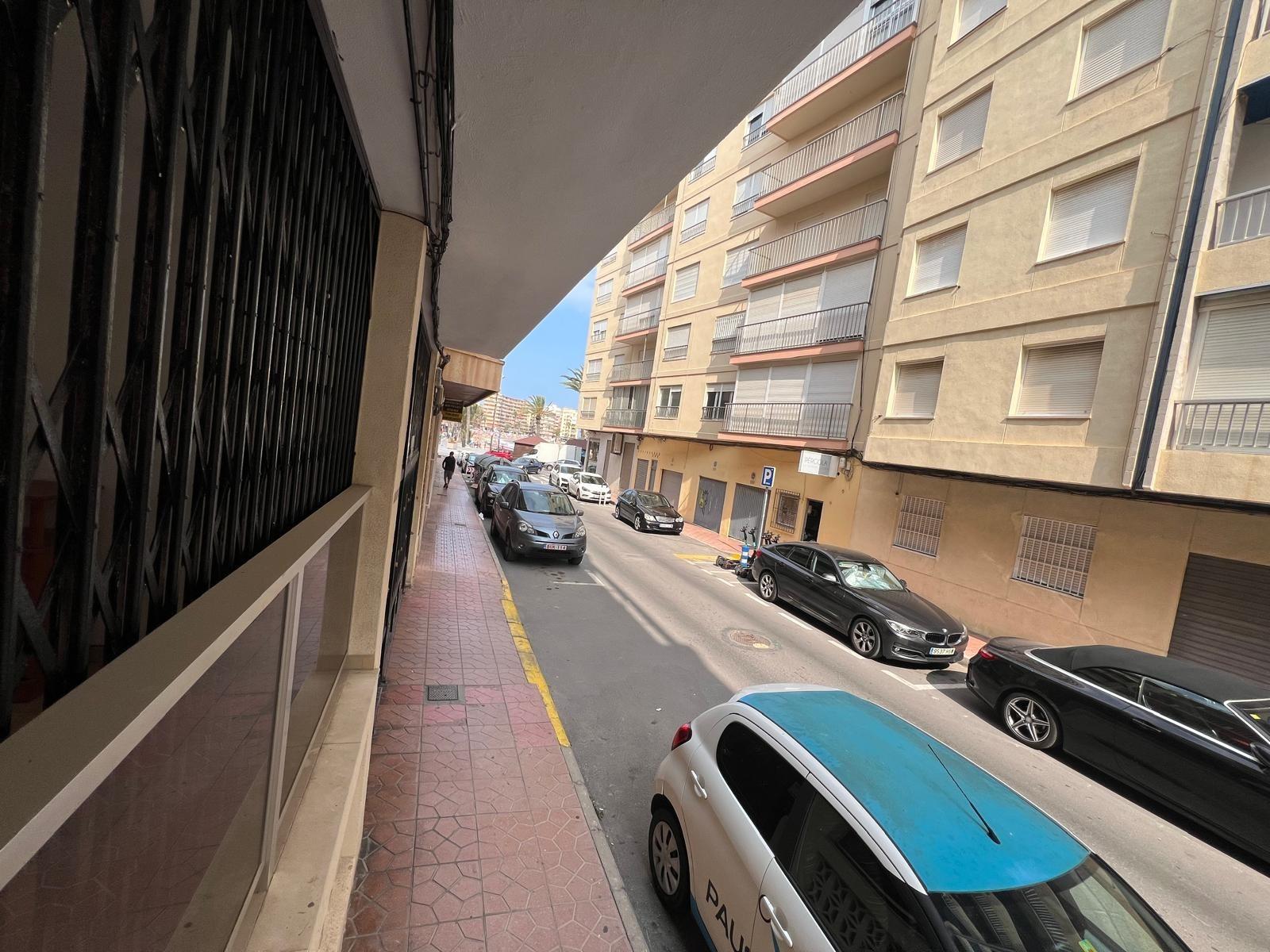 For sale - 3 Bedroom 2 Bathroom Apartment in Torrevieja - Playa Del Cura  - Alicante
