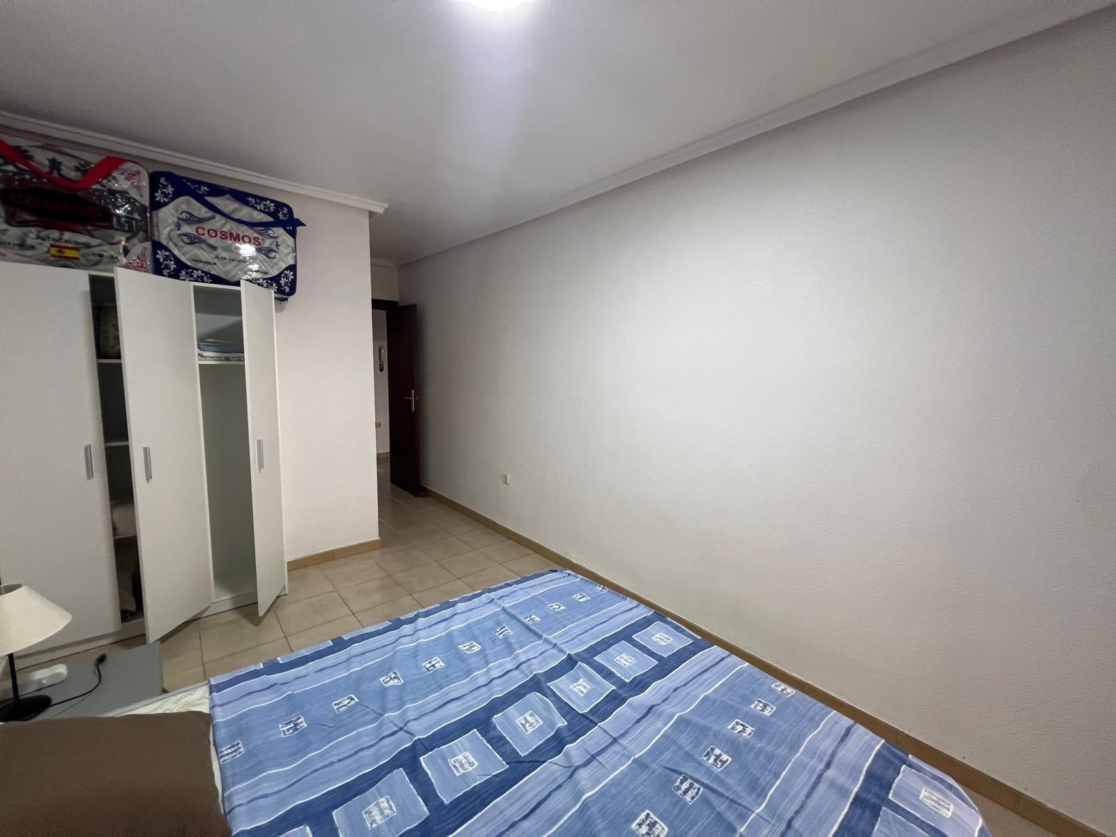 For sale - 3 Bedroom 2 Bathroom Apartment in Torrevieja - Playa Del Cura  - Alicante