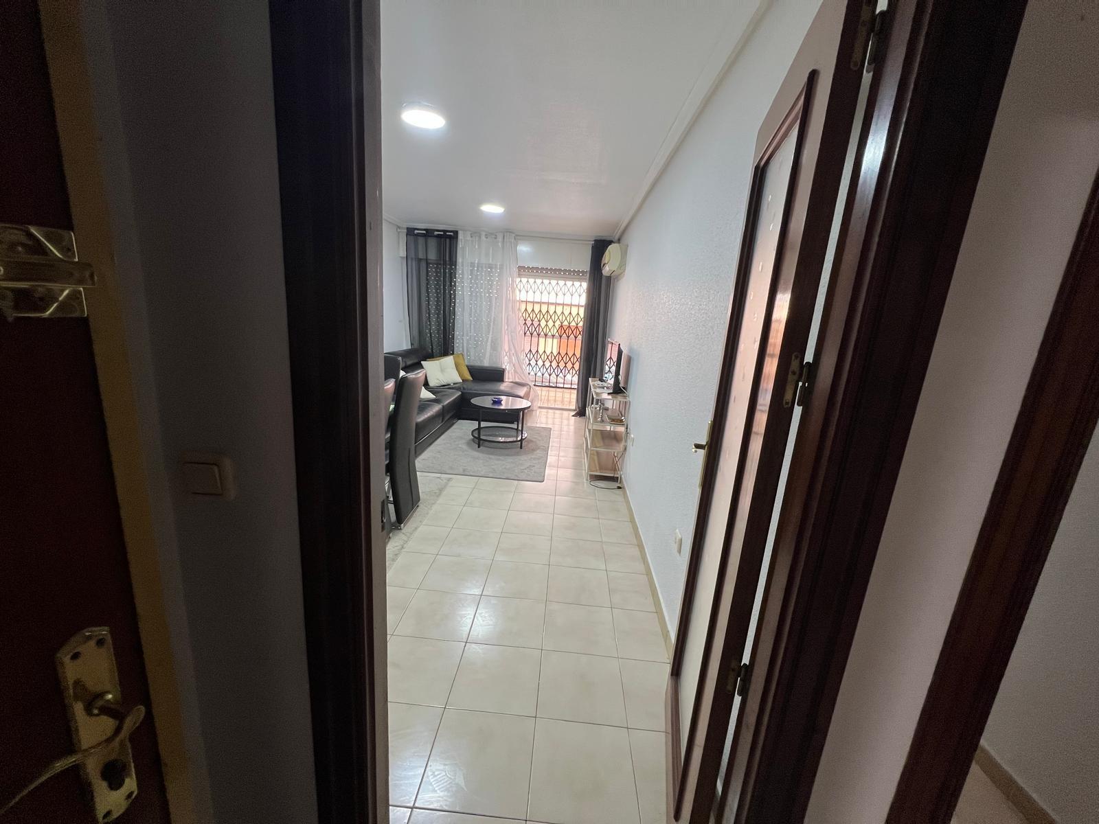 For sale - 3 Bedroom 2 Bathroom Apartment in Torrevieja - Playa Del Cura  - Alicante