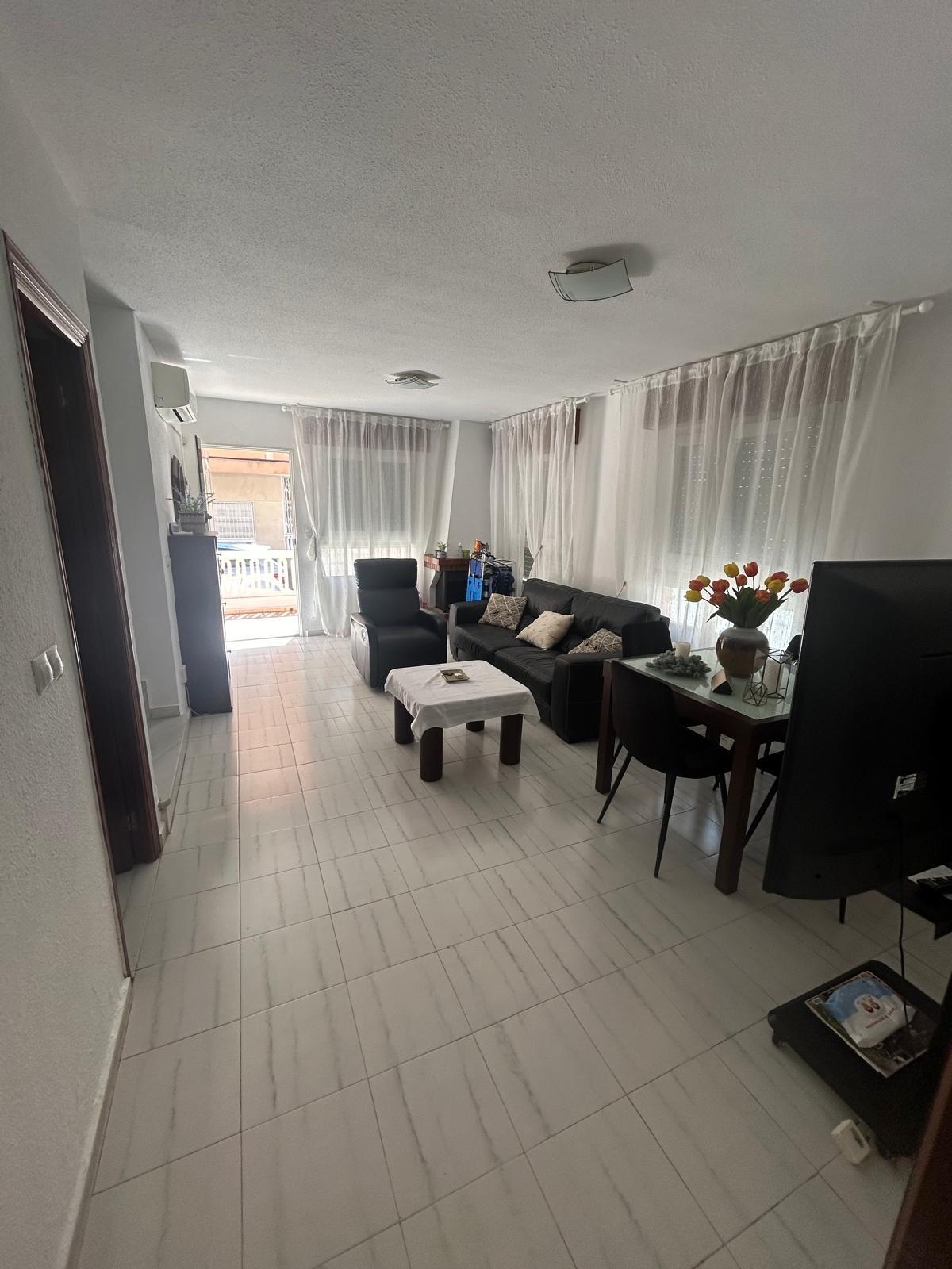 For sale - 3 Bedroom 2 Bathroom Town House in Torrevieja - Centro  - Alicante