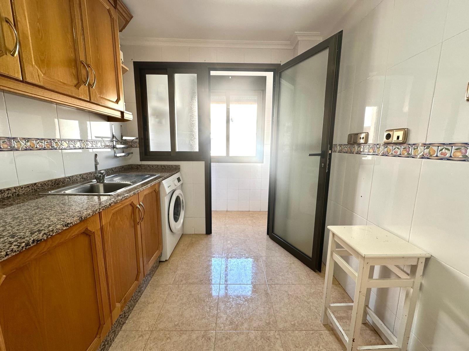 For sale - 4 Bedroom 2 Bathroom Apartment in Torrevieja - Torrevieja  - Alicante