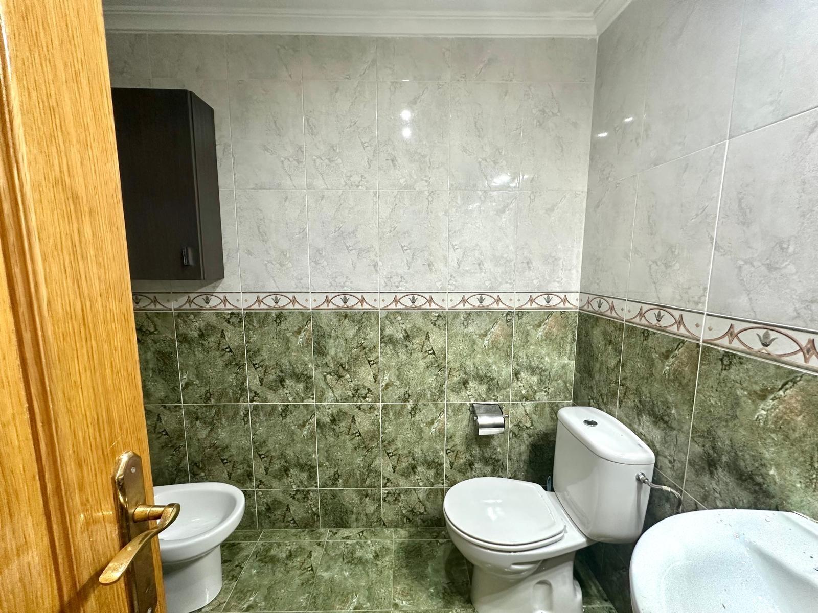 For sale - 4 Bedroom 2 Bathroom Apartment in Torrevieja - Torrevieja  - Alicante