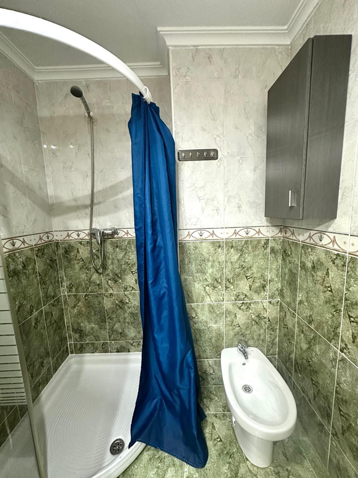For sale - 4 Bedroom 2 Bathroom Apartment in Torrevieja - Torrevieja  - Alicante