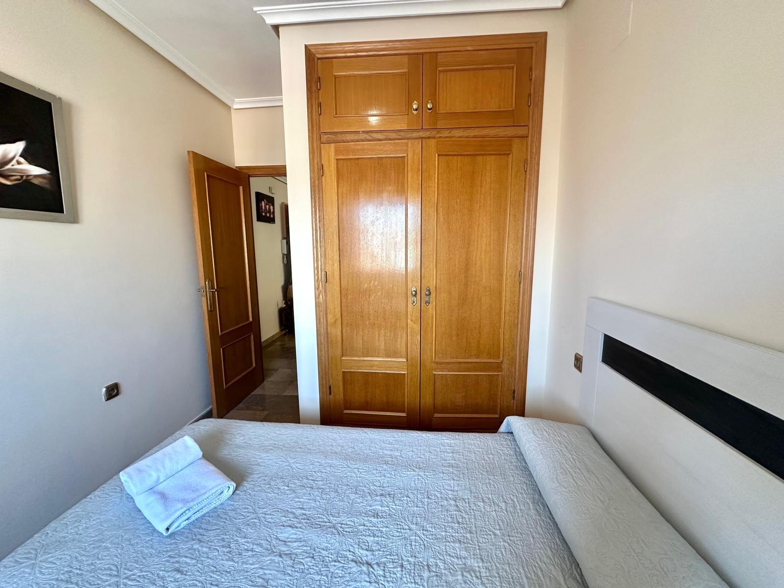For sale - 4 Bedroom 2 Bathroom Apartment in Torrevieja - Torrevieja  - Alicante