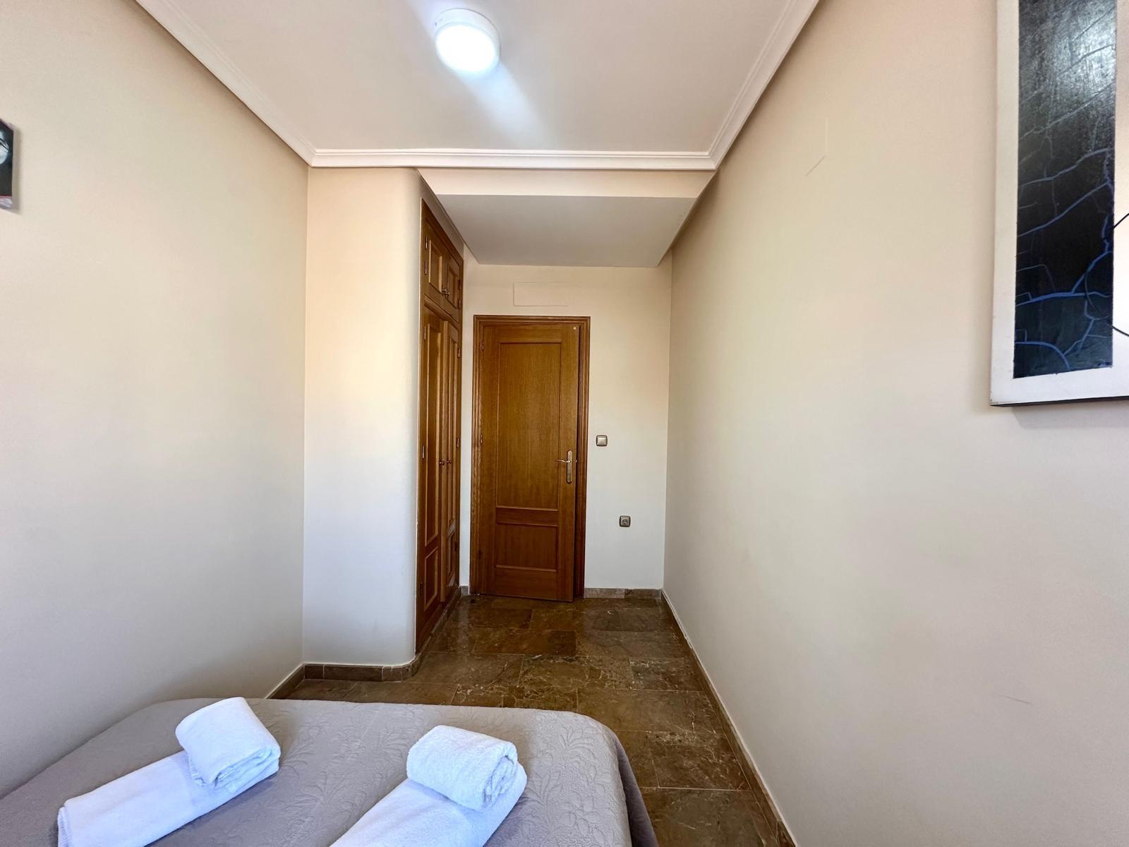 For sale - 4 Bedroom 2 Bathroom Apartment in Torrevieja - Torrevieja  - Alicante