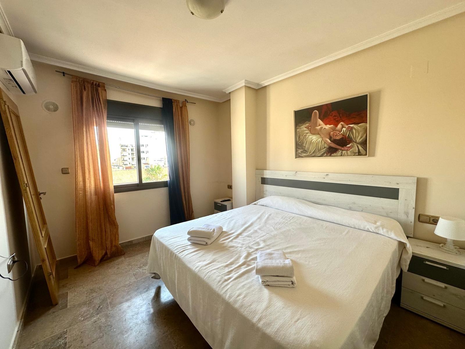 For sale - 4 Bedroom 2 Bathroom Apartment in Torrevieja - Torrevieja  - Alicante