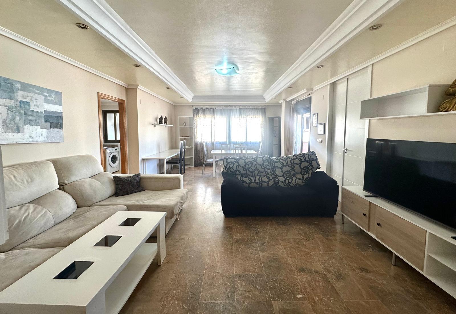 For sale - 4 Bedroom 2 Bathroom Apartment in Torrevieja - Torrevieja  - Alicante