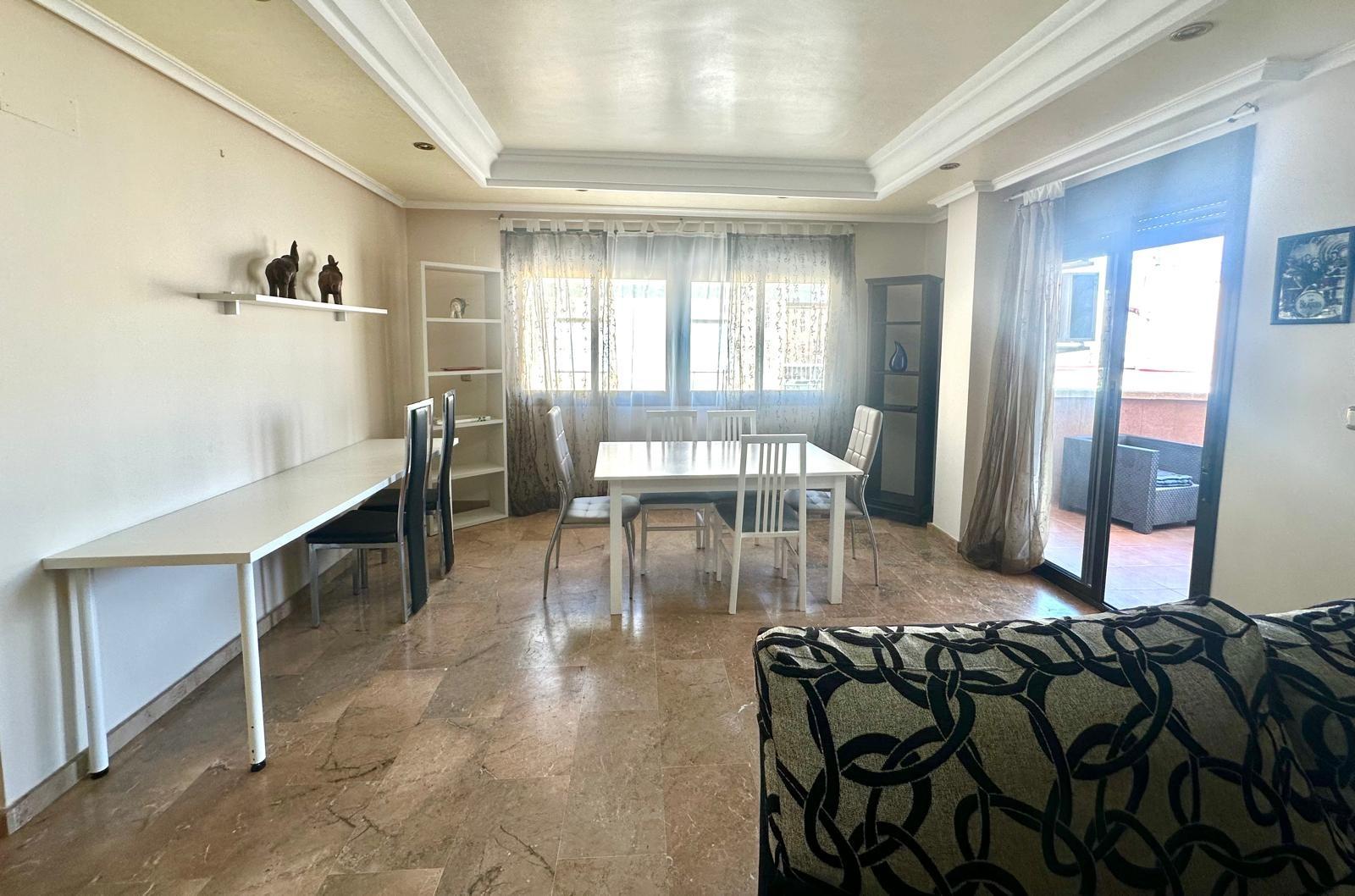For sale - 4 Bedroom 2 Bathroom Apartment in Torrevieja - Torrevieja  - Alicante