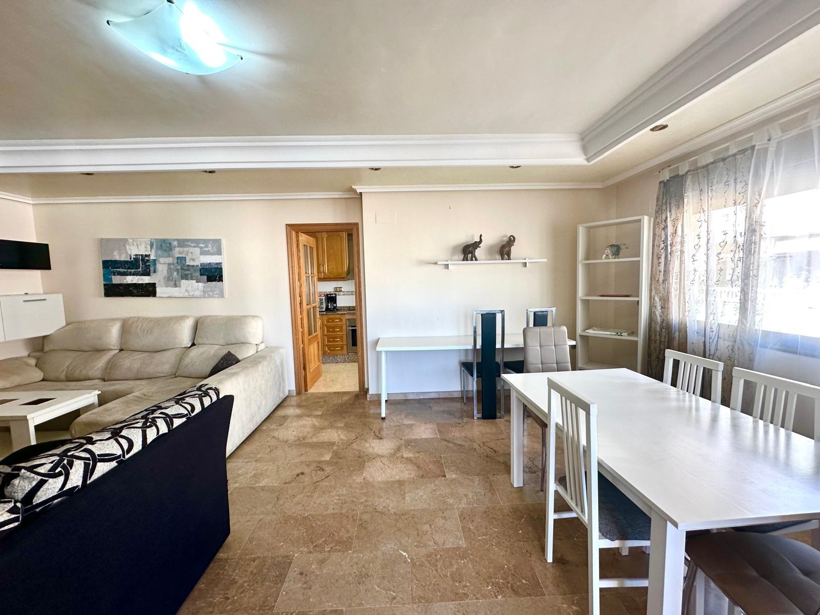 For sale - 4 Bedroom 2 Bathroom Apartment in Torrevieja - Torrevieja  - Alicante