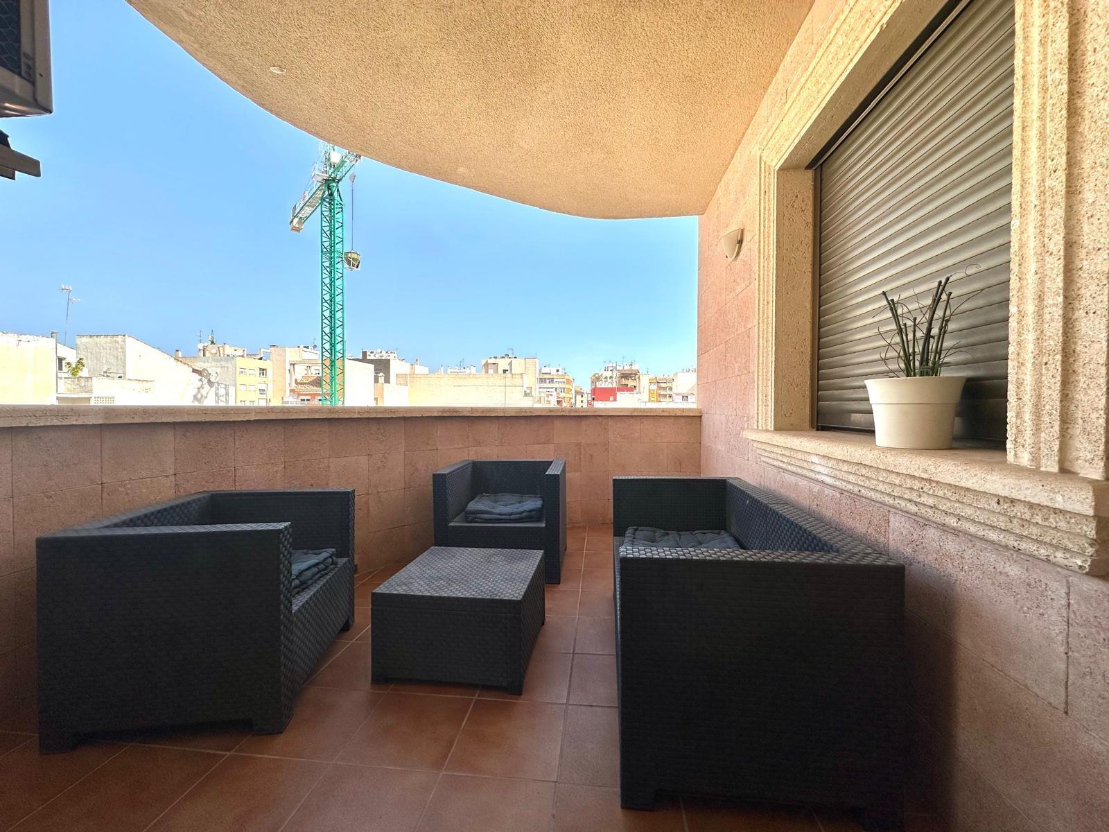 For sale - 4 Bedroom 2 Bathroom Apartment in Torrevieja - Torrevieja  - Alicante