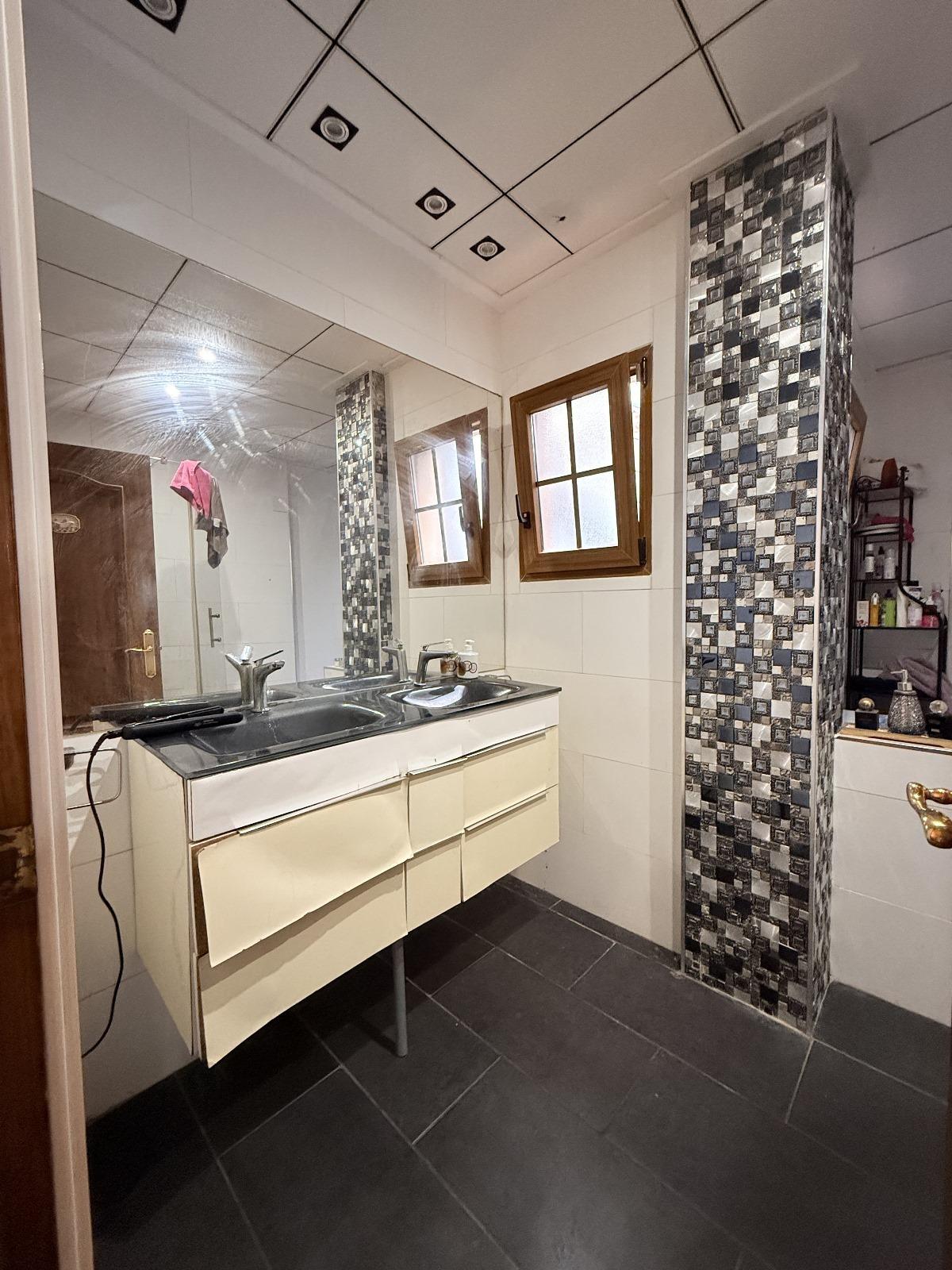 For sale - 4 Bedroom 2 Bathroom Town House in Torrevieja - Torrevieja  - Alicante