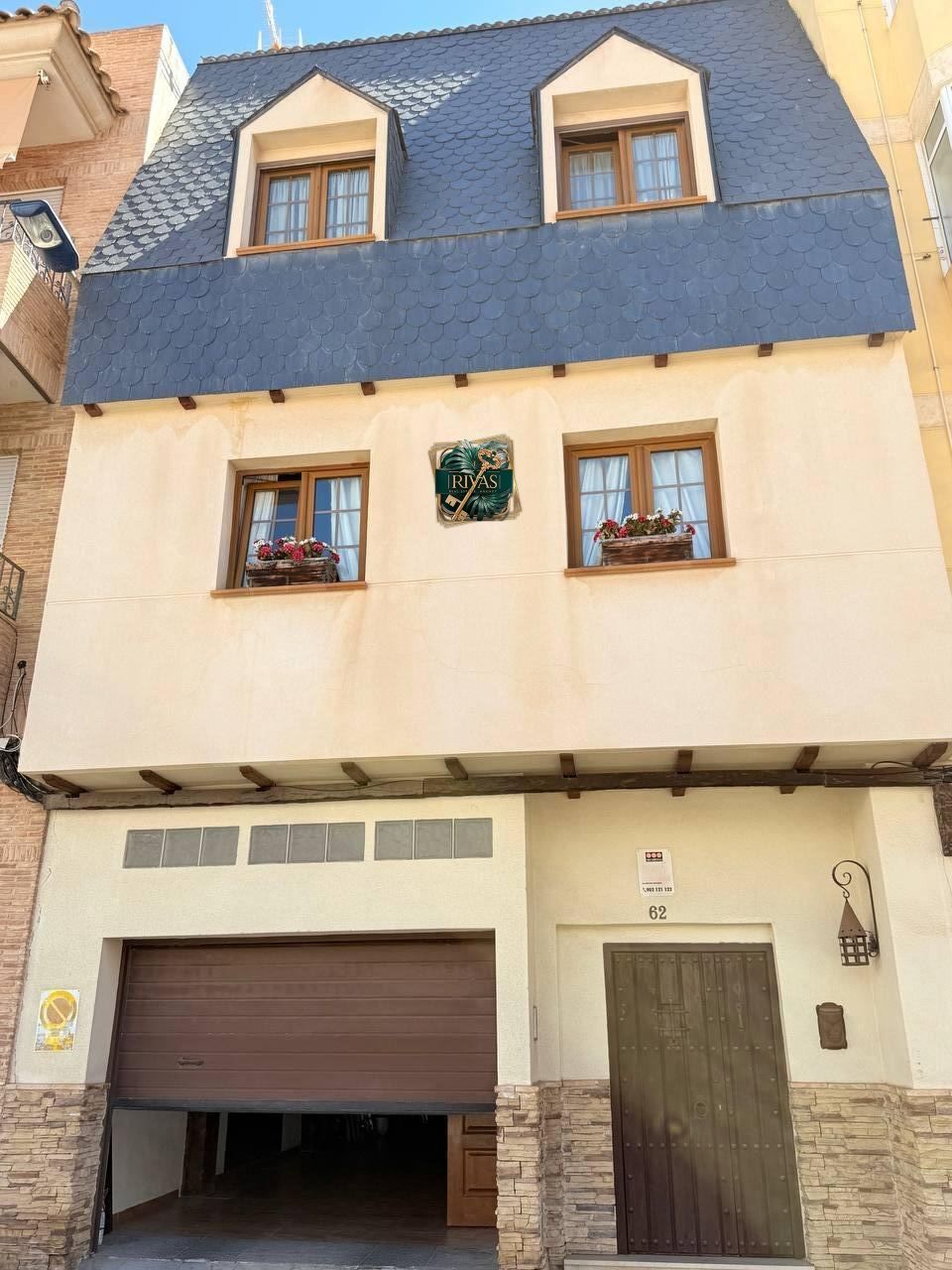 For sale - 4 Bedroom 2 Bathroom Town House in Torrevieja - Torrevieja  - Alicante